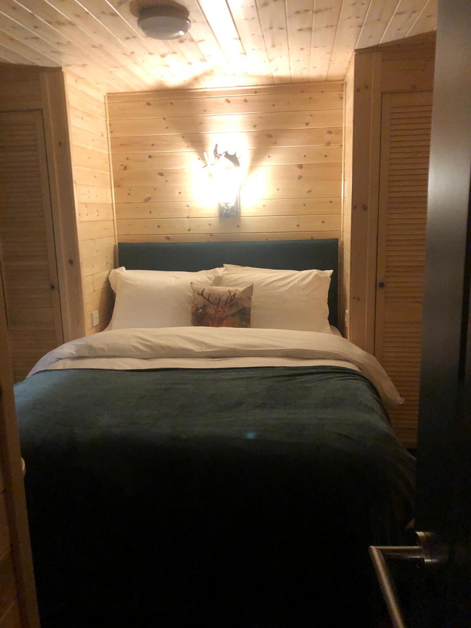 Lodge 16 (Superior Plus) - Sleeps 4, Pet Friendly, Hot Tub