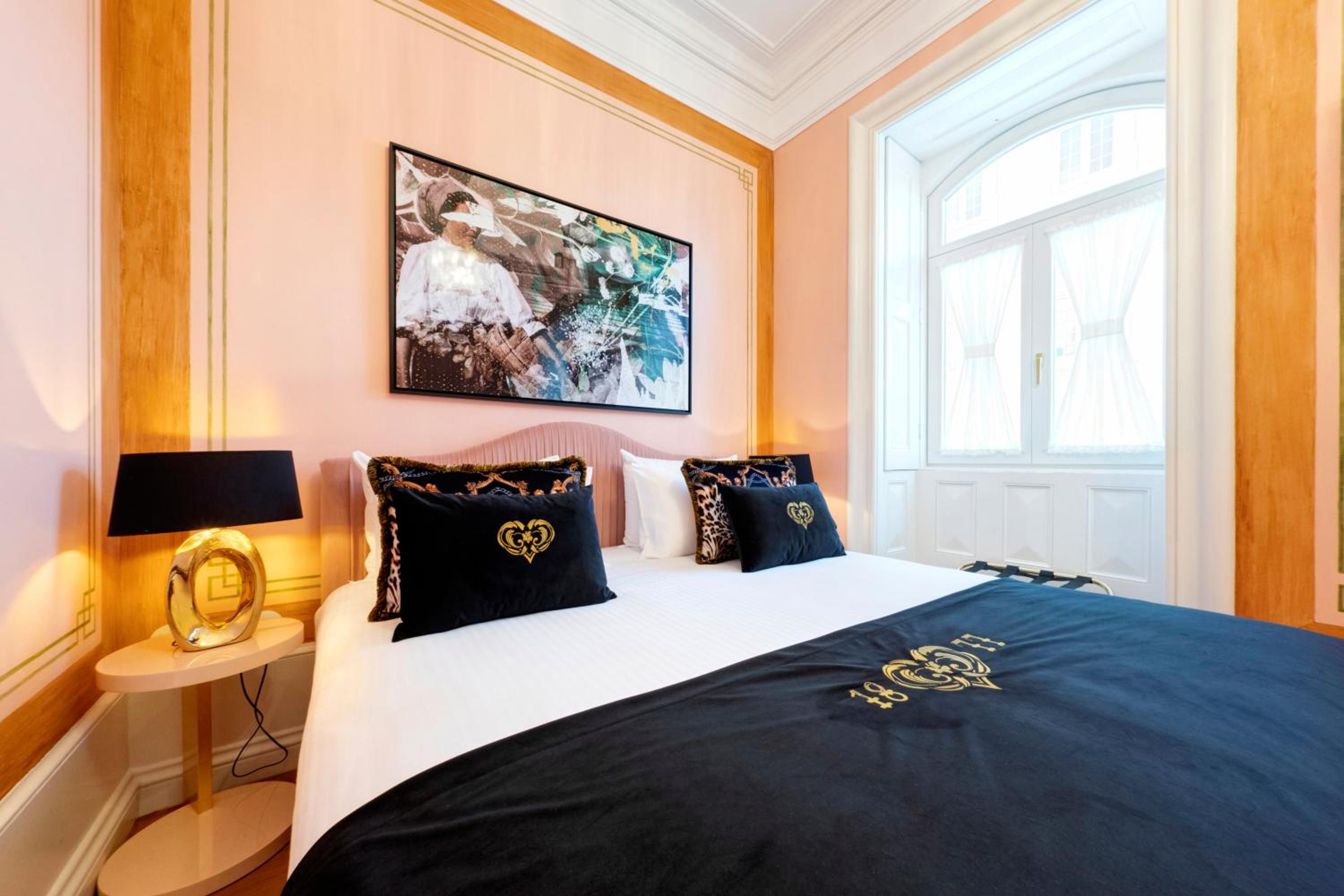 Deluxe Room - Photo 3