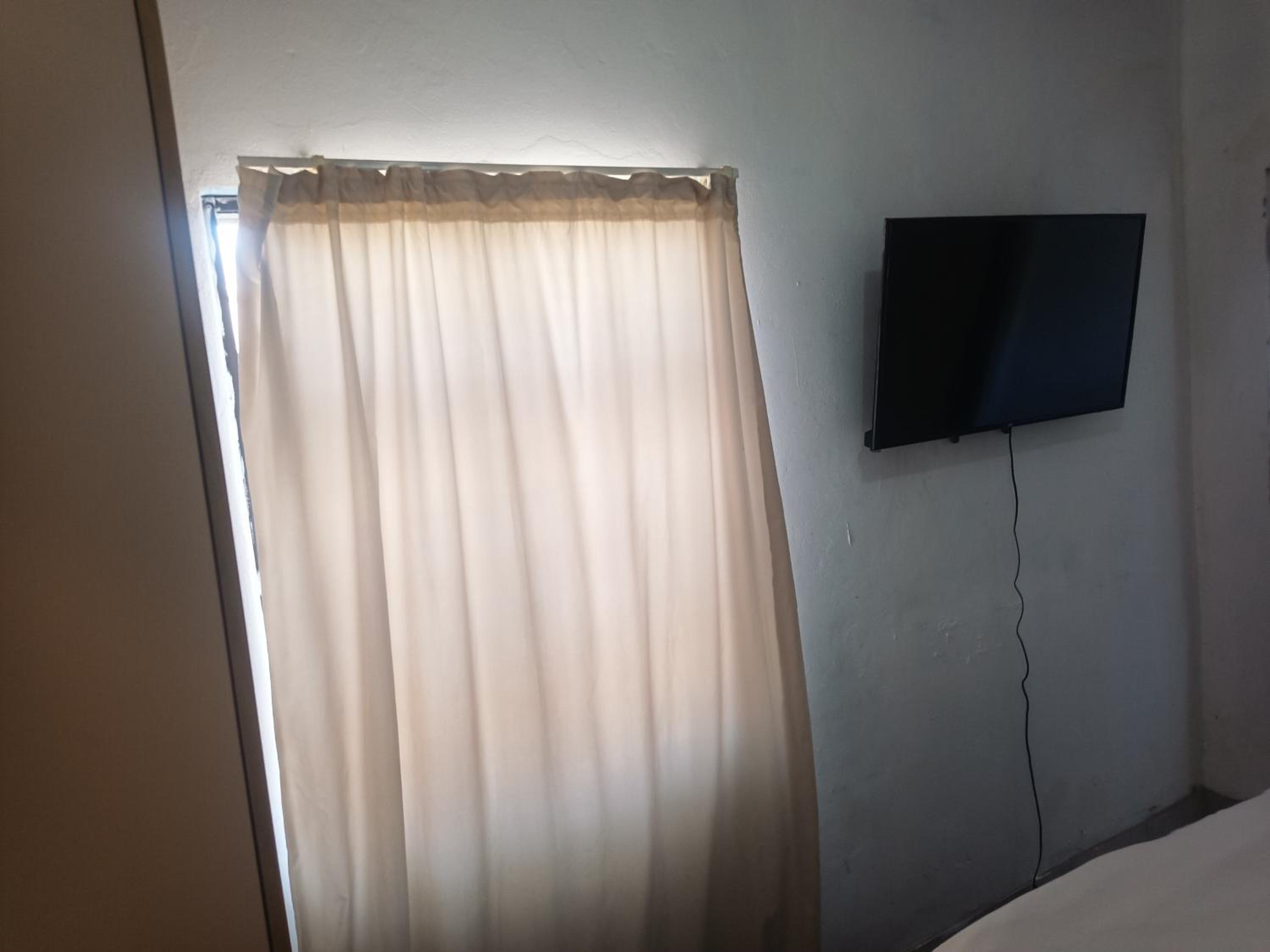 Budget Double Room - Photo 4