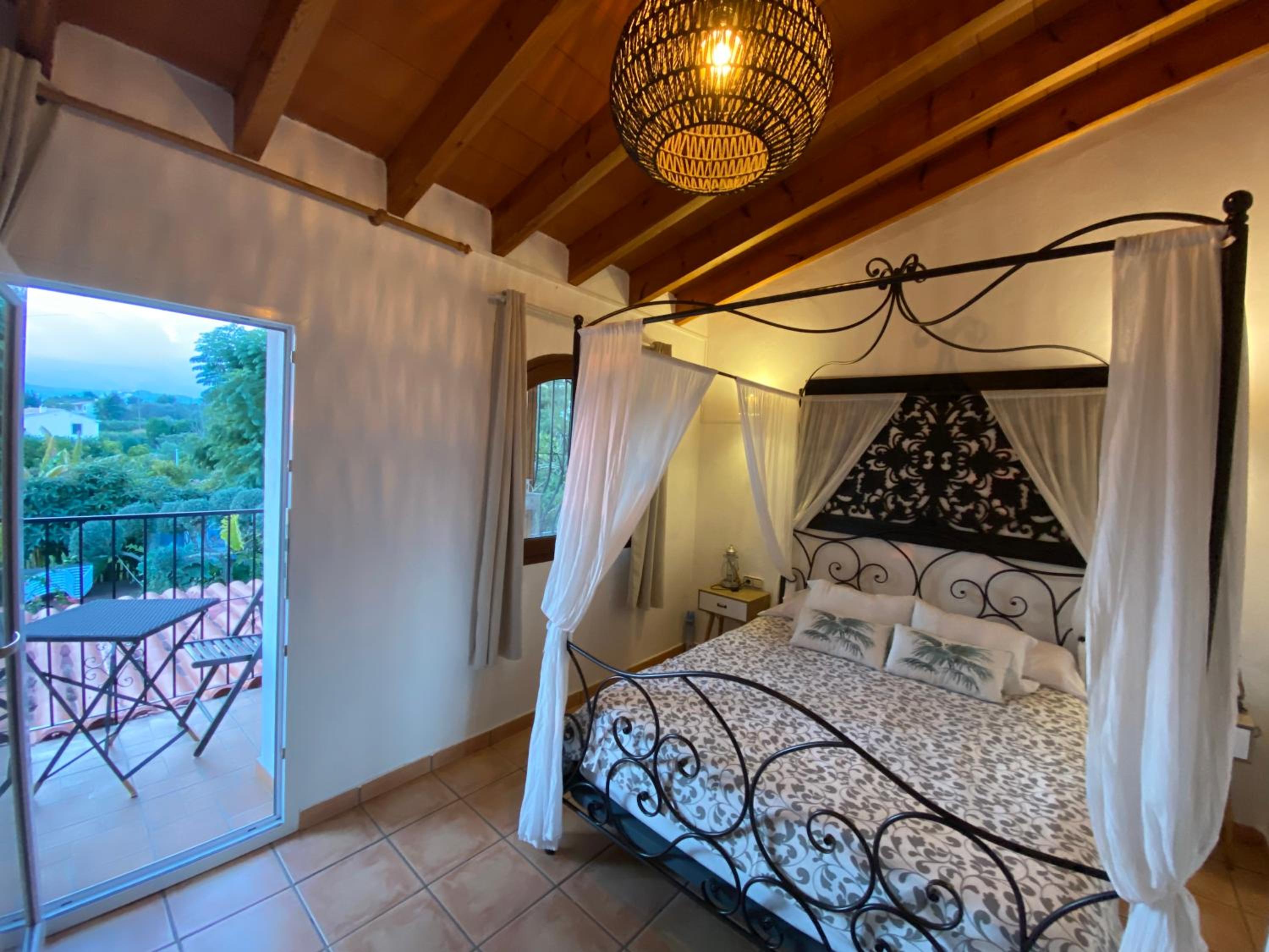 Habitación Doble con Vista a la Piscina
