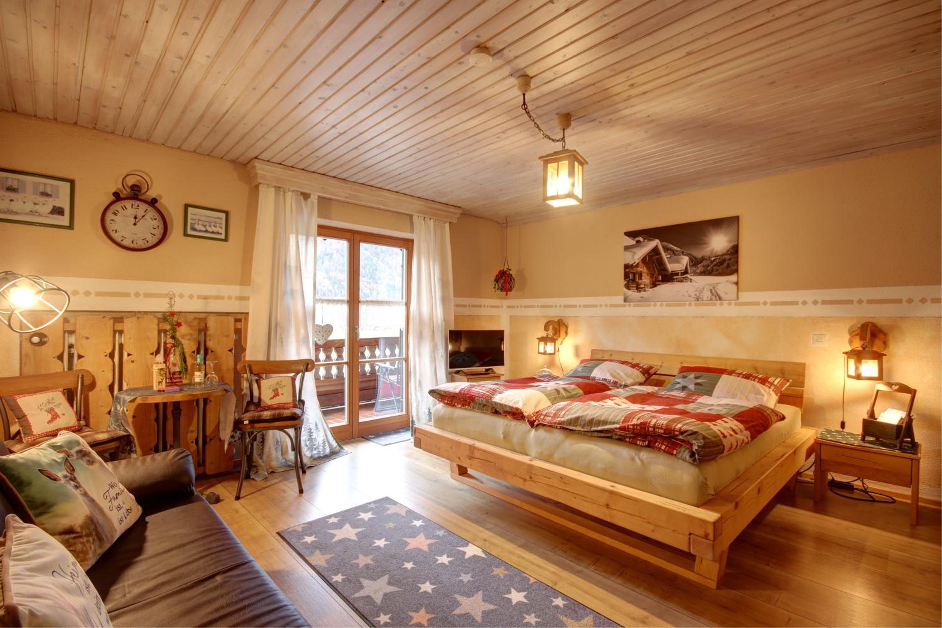 Large Double Room photo 1