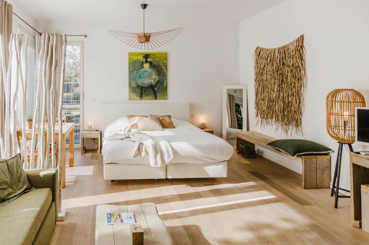 King Room with Balcony photo 1