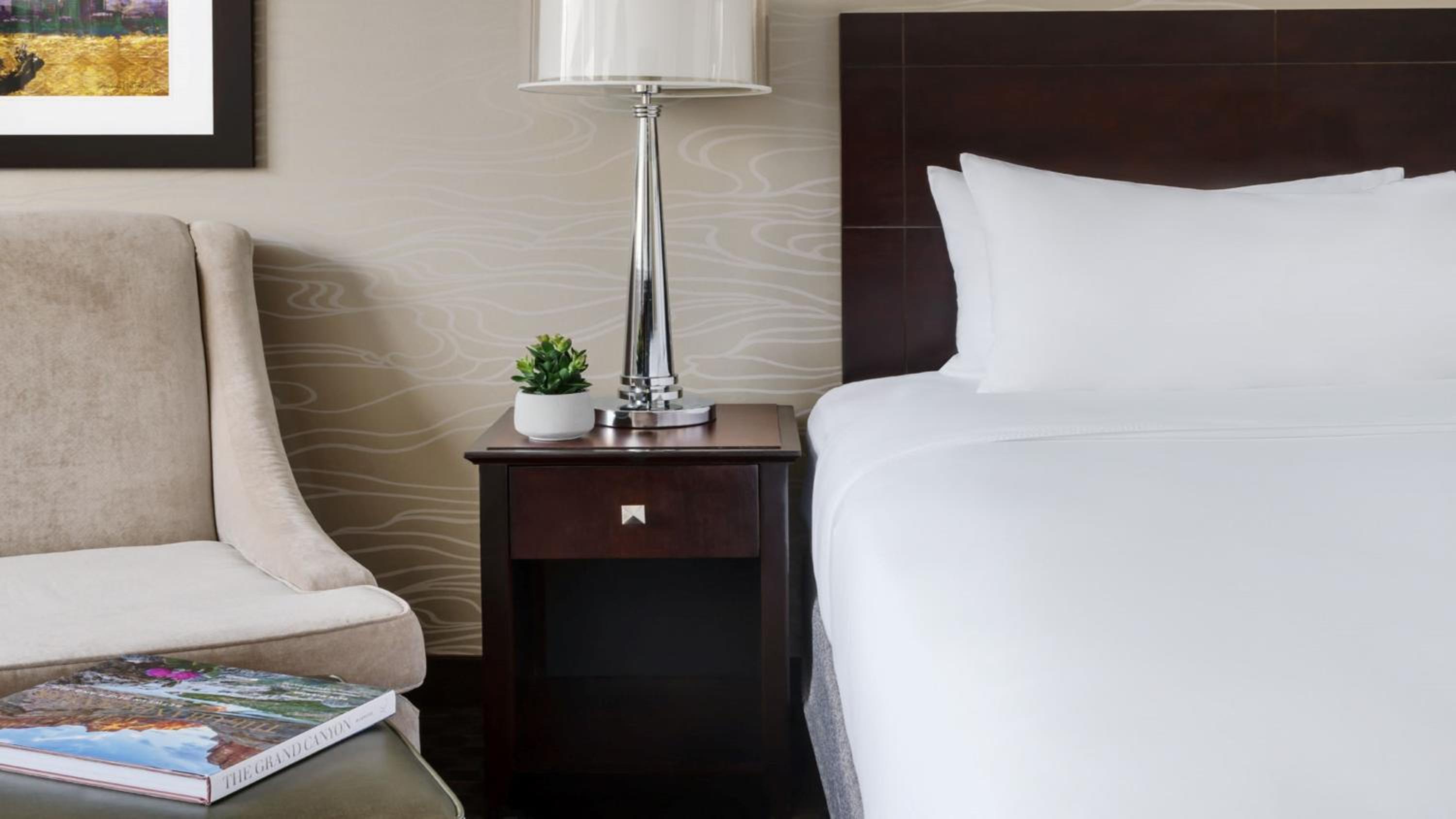 Standard King Room - Photo 3