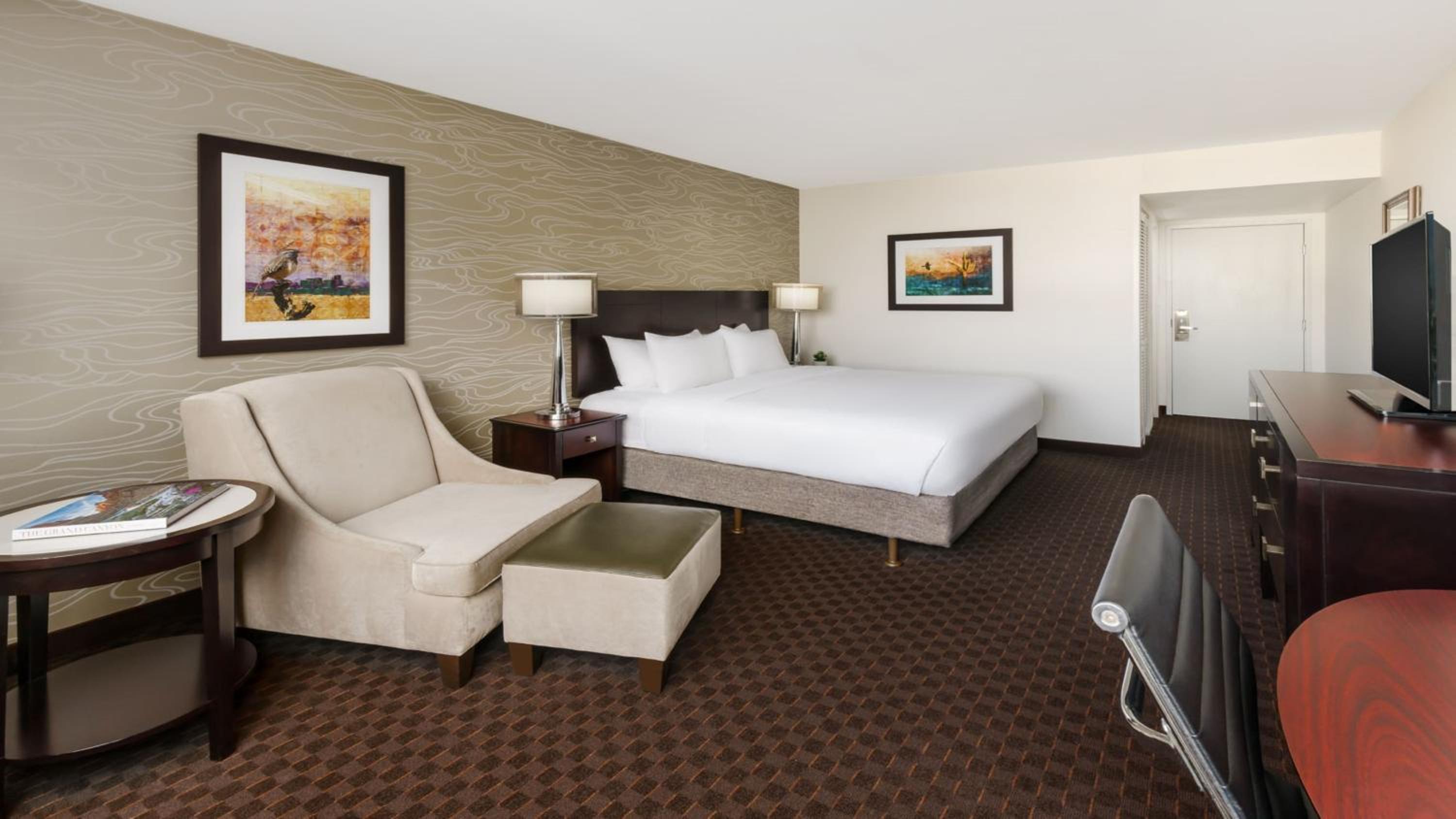 Standard King Room - Photo 6