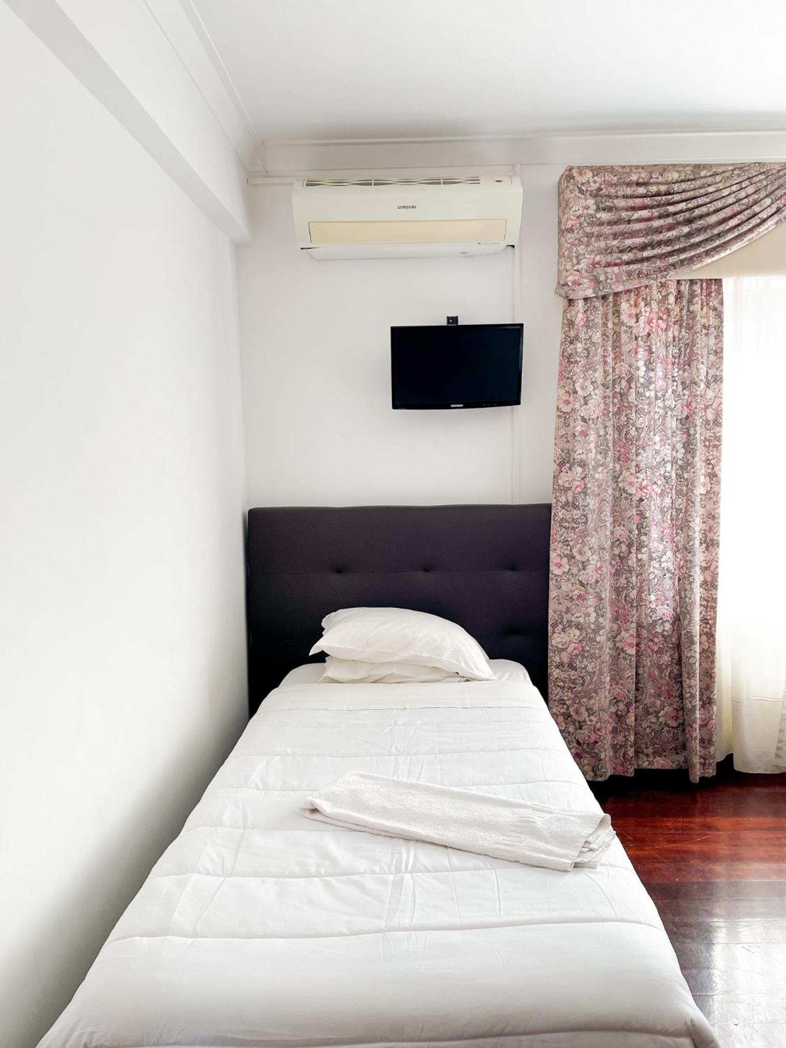 Standard Double Room - Photo 13