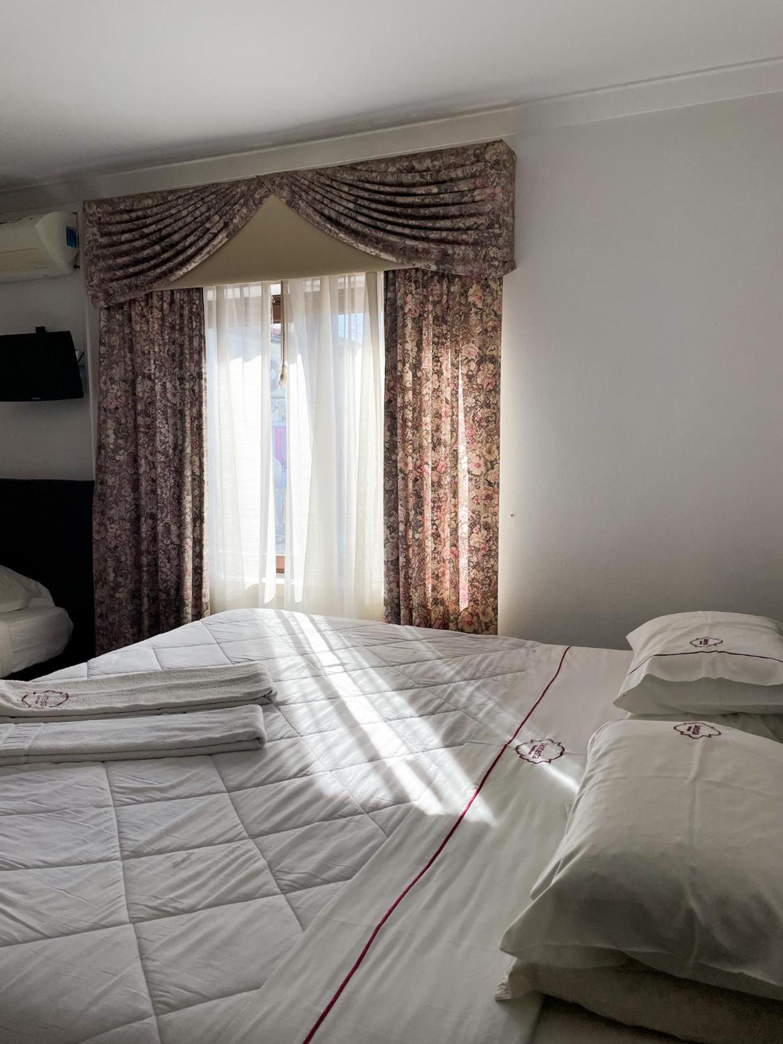 Standard Double Room - Photo 14