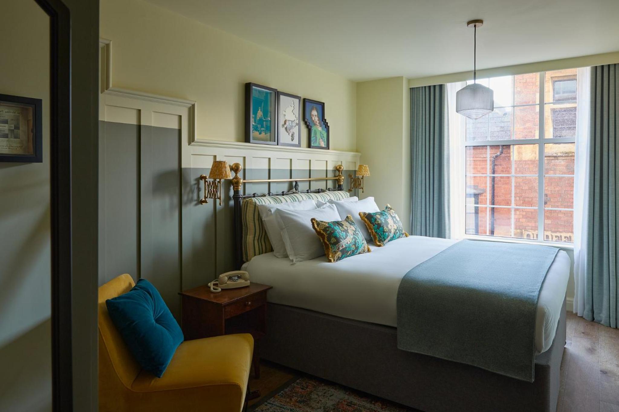 Standard King Room - Photo 5