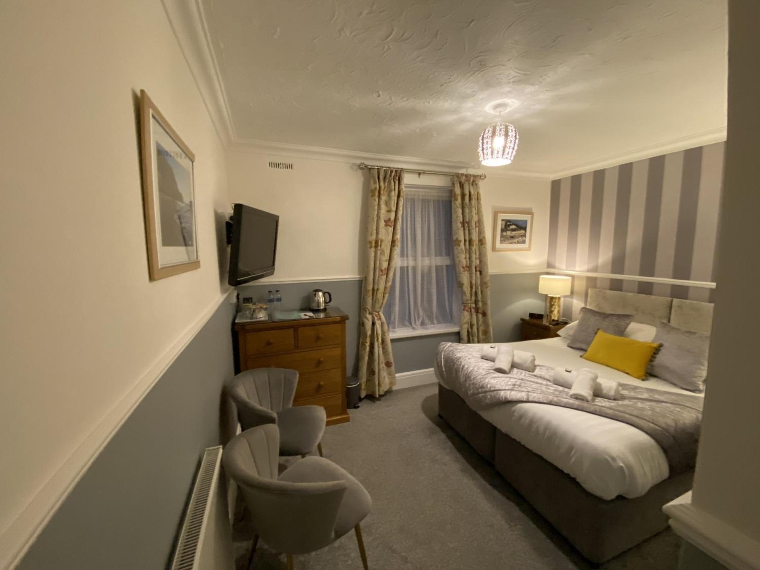 Superior King Room - Photo 4