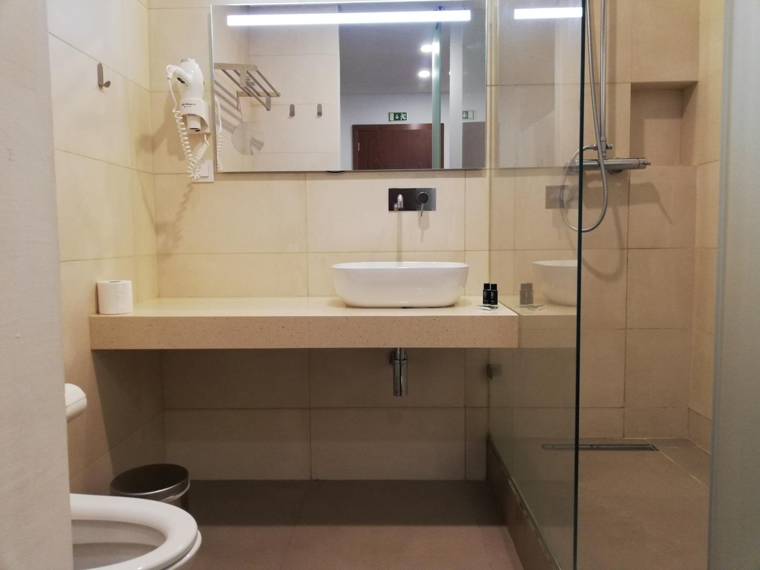 Double Room with Private Bathroom photo 3