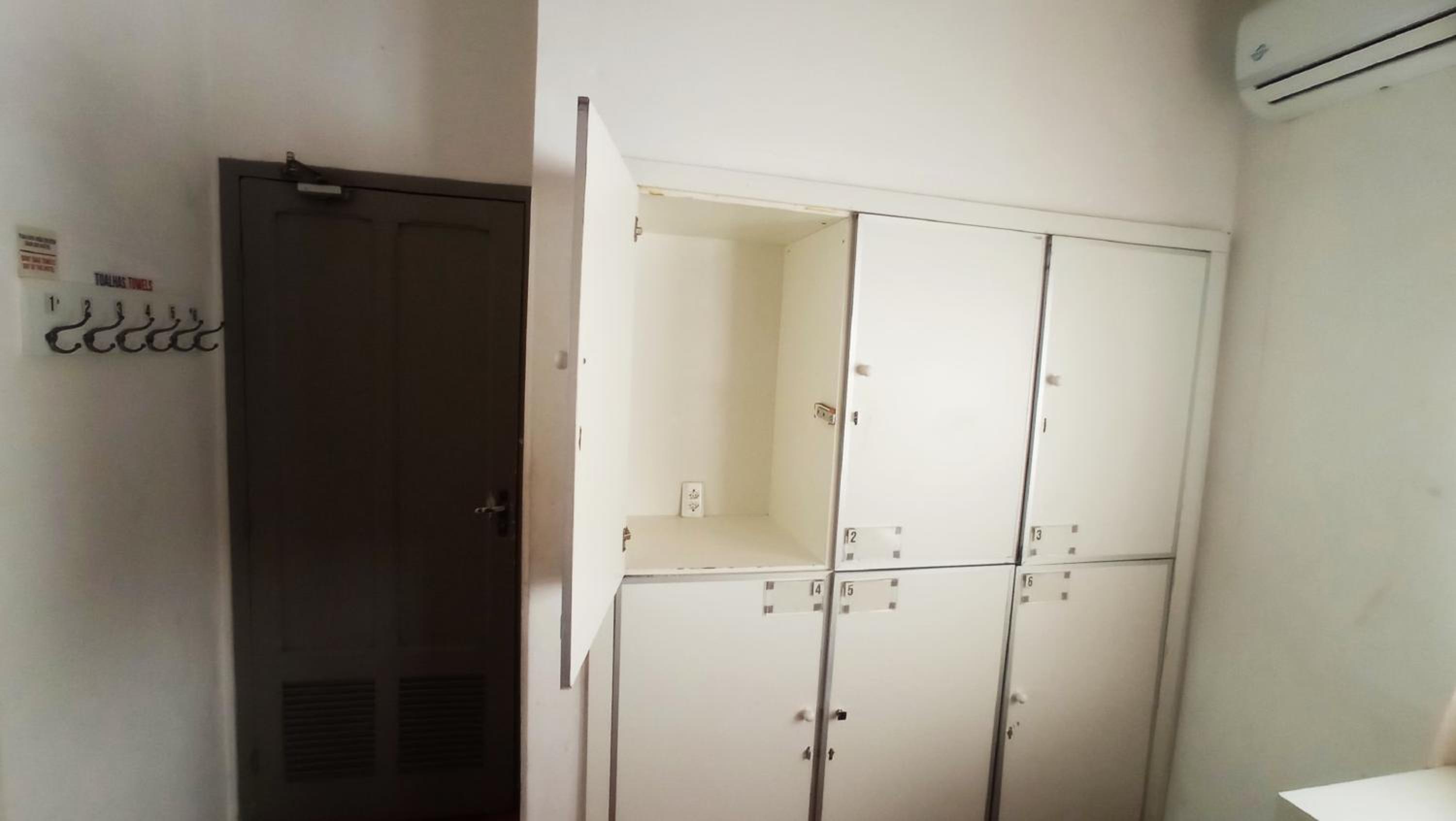 Bed in 6-Bed Female Dormitory Room photo 2