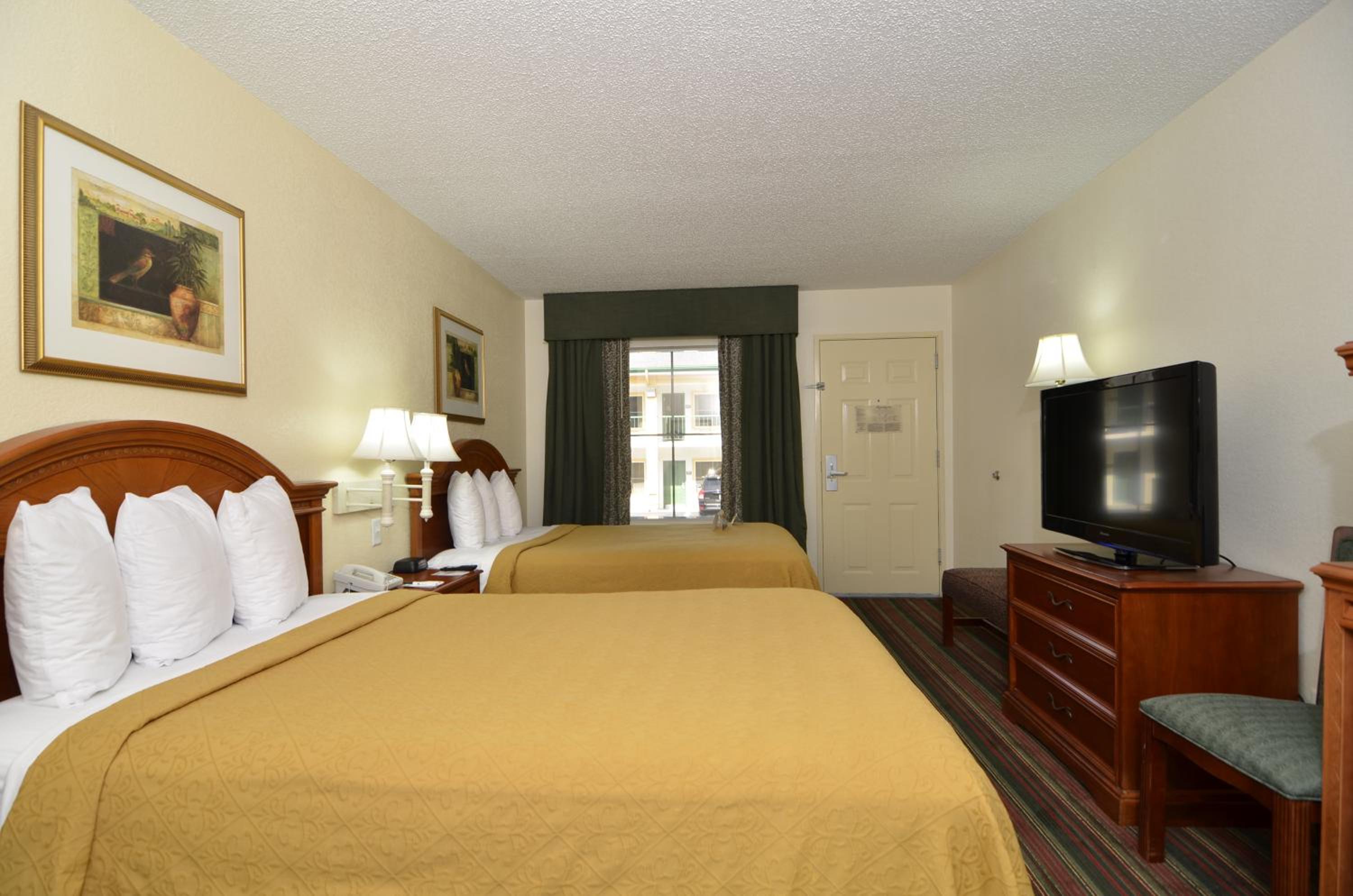 Double Room With Two Double Beds - Non-Smoking photo 2