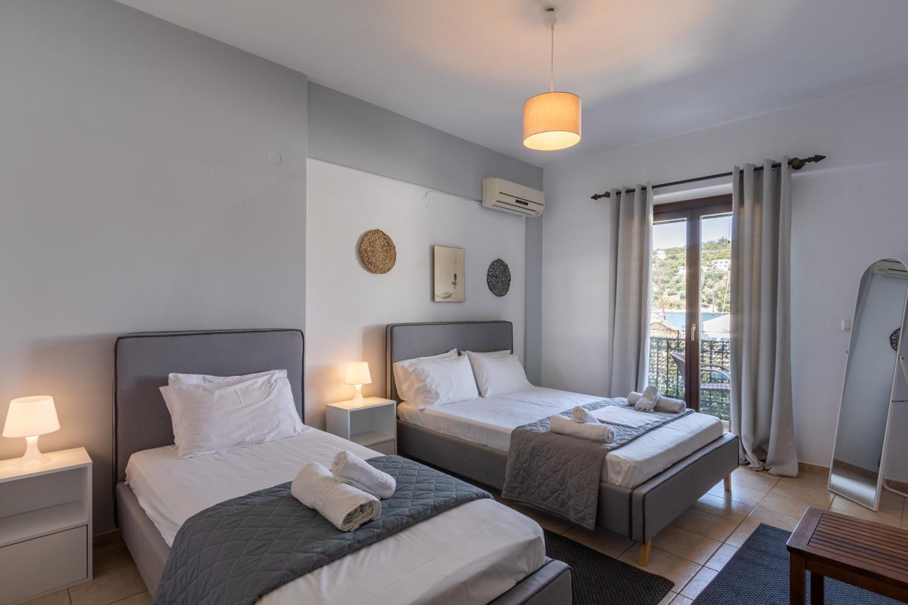 Double Room with Balcony and Sea View
