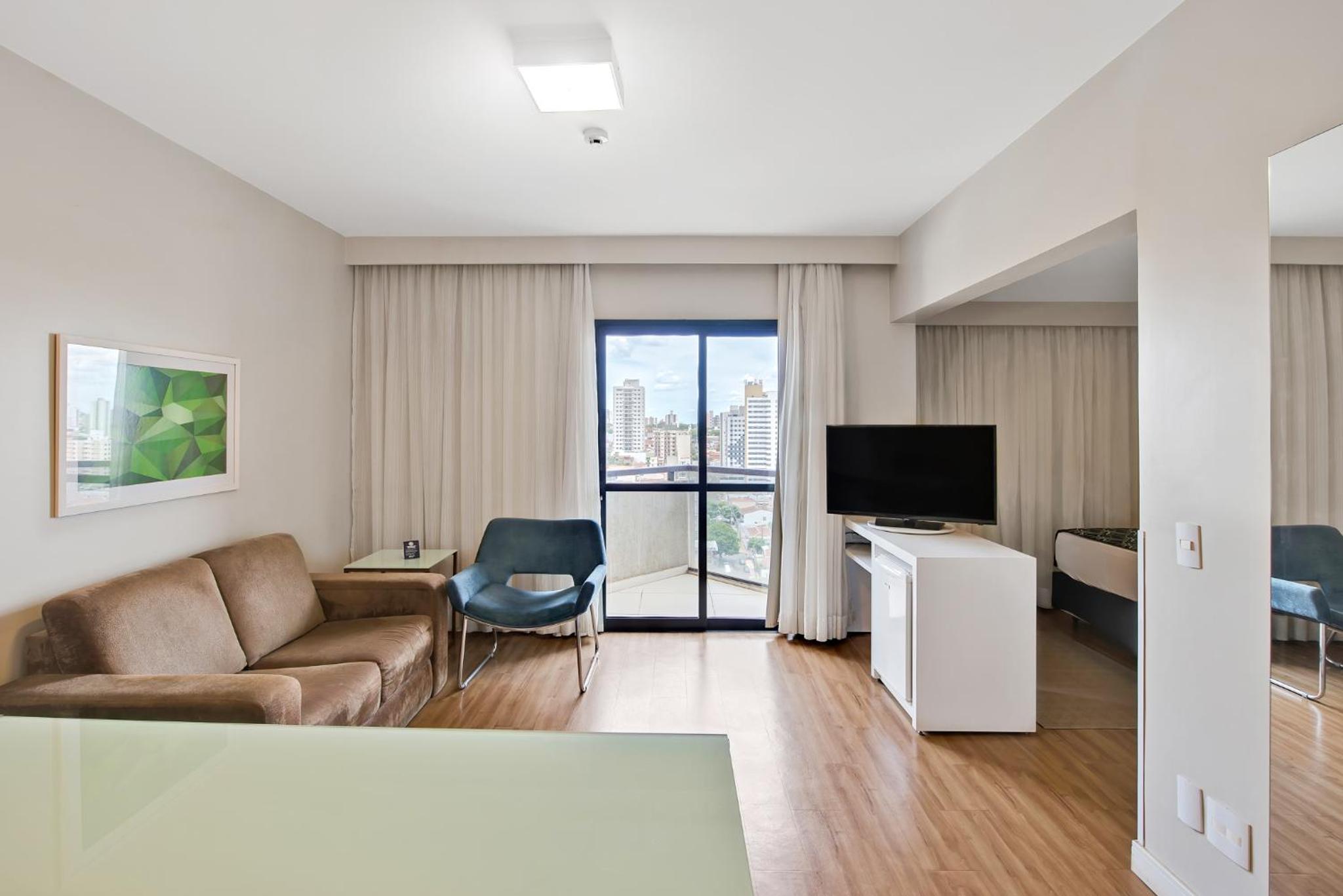 Executive Suite - Photo 1