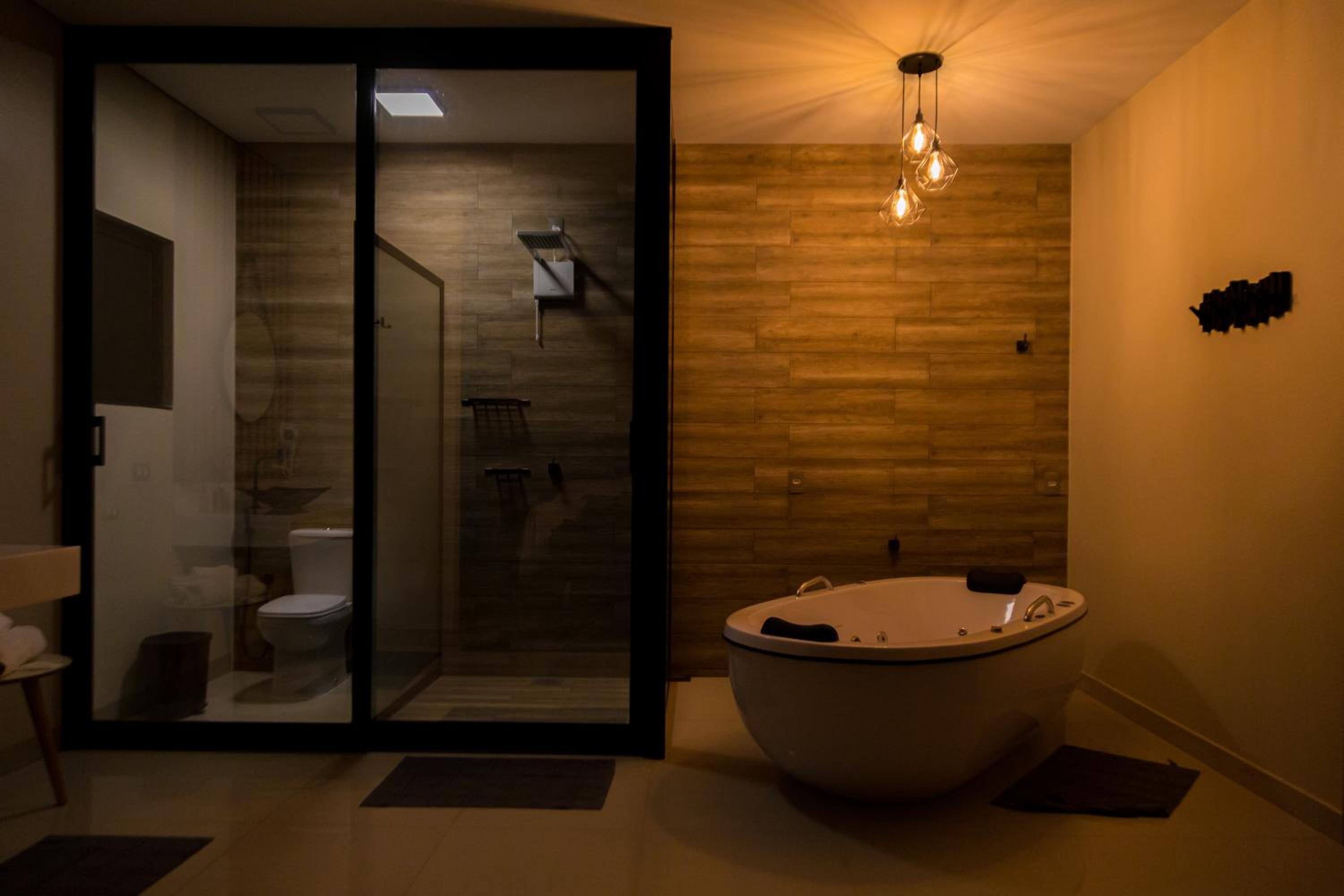 King Suite with Spa Bath photo 3