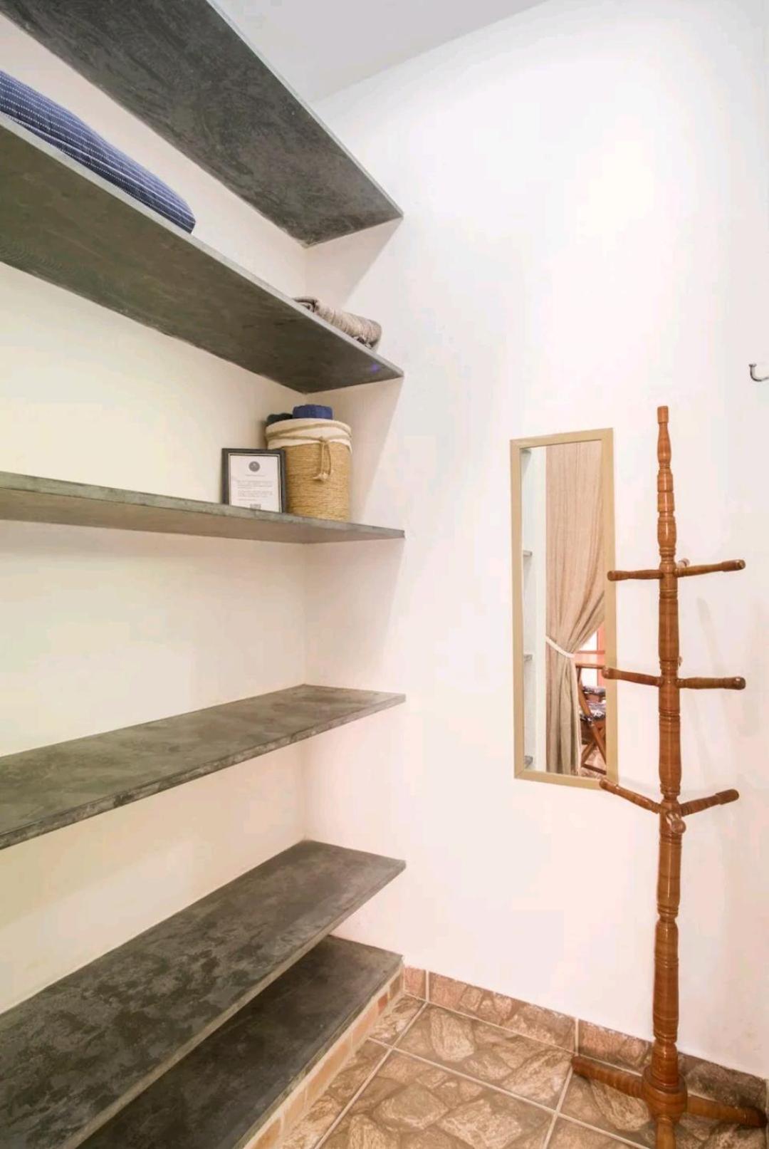 Suite with Balcony - Photo 17