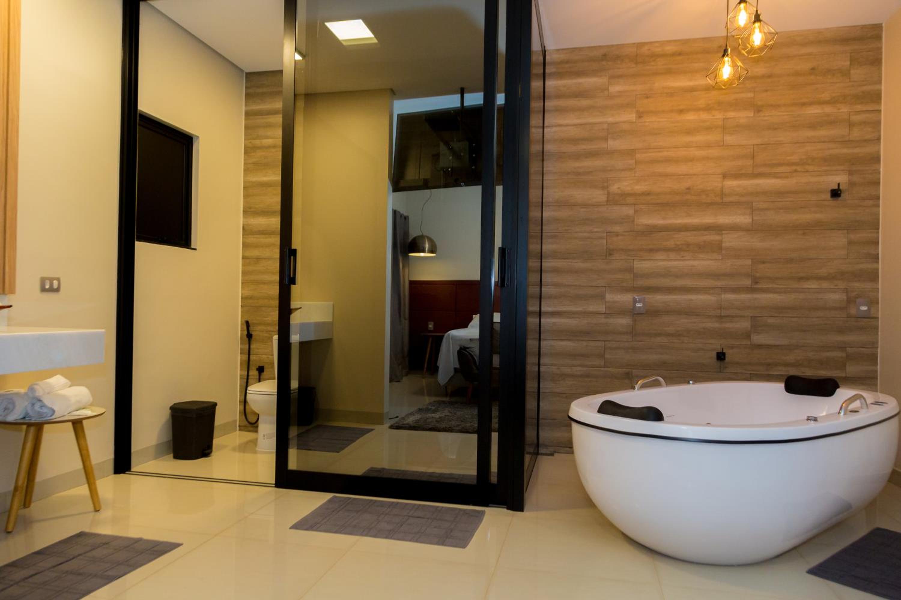 King Suite with Spa Bath photo 2