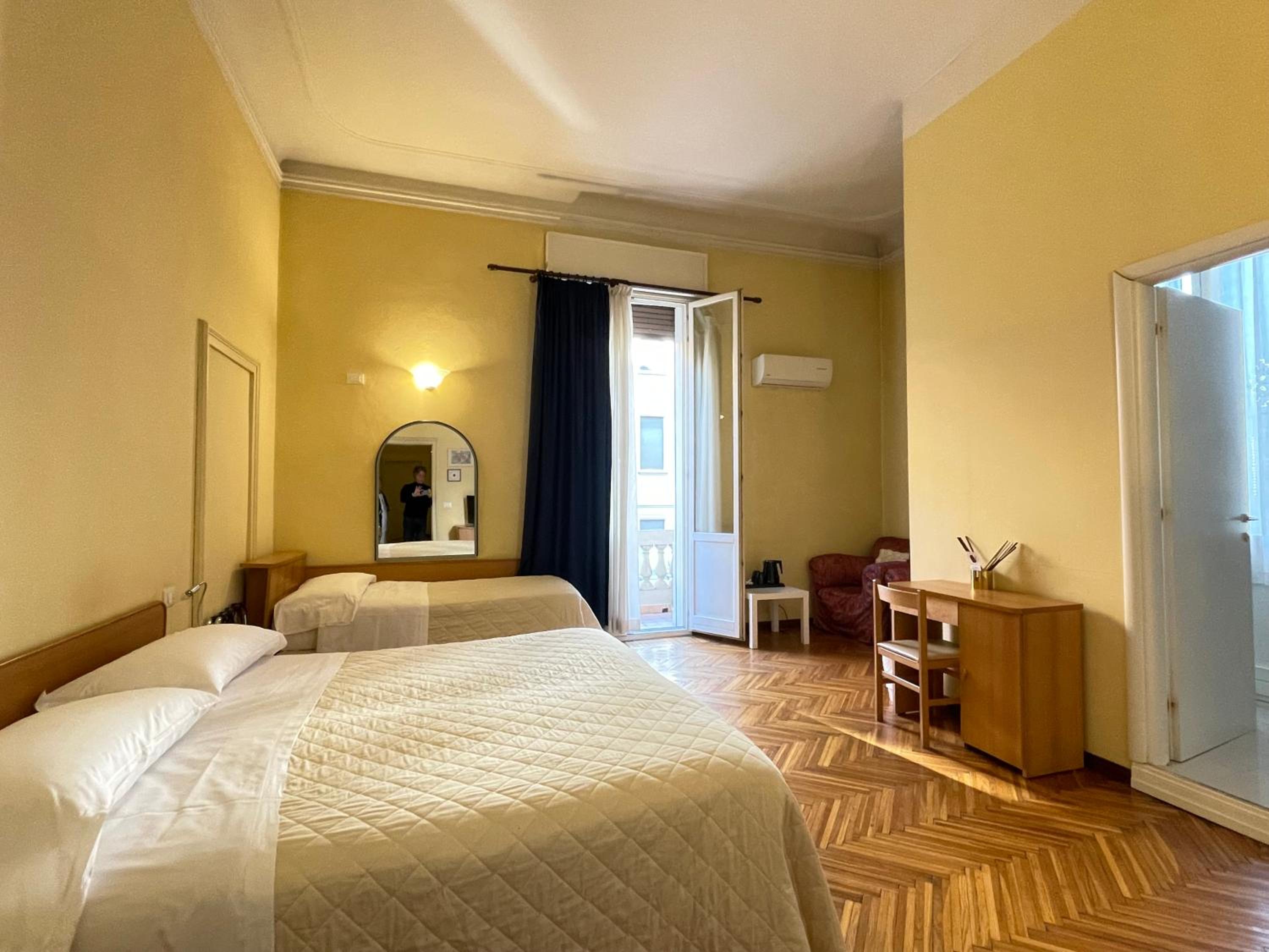 Double Room with Private Bathroom and Balcony
