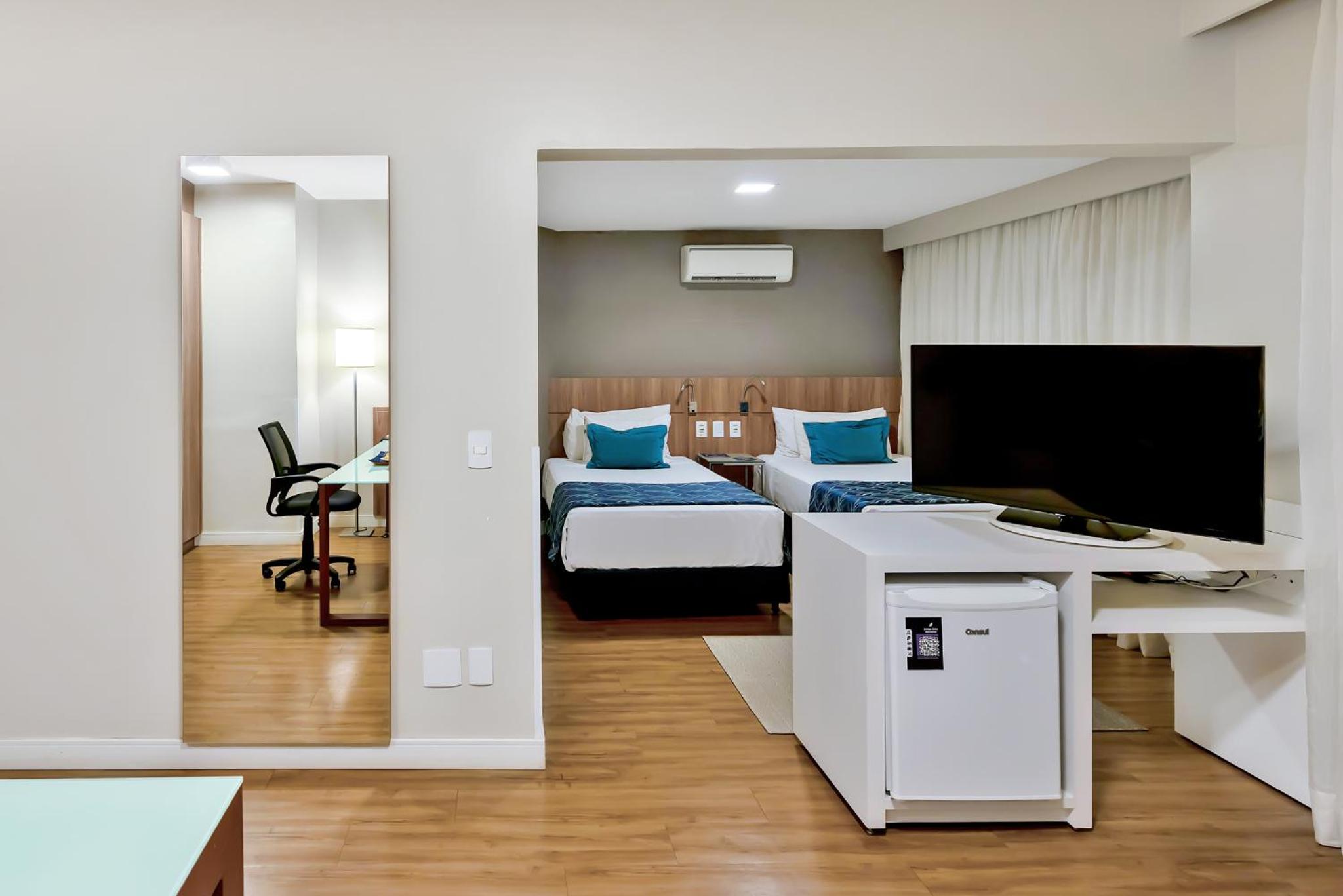 Executive Suite - Photo 5