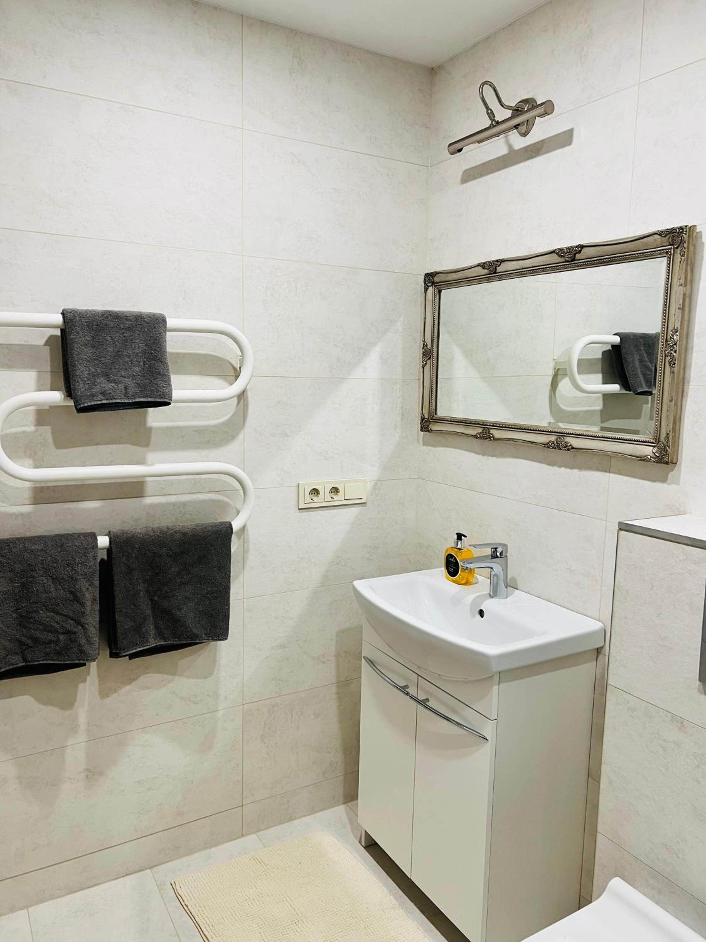 Two-Bedroom Apartment - Photo 8