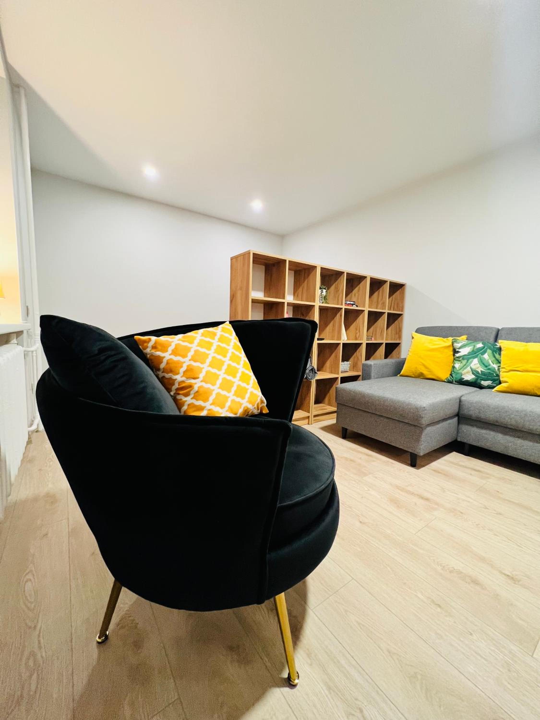 Two-Bedroom Apartment - Photo 2