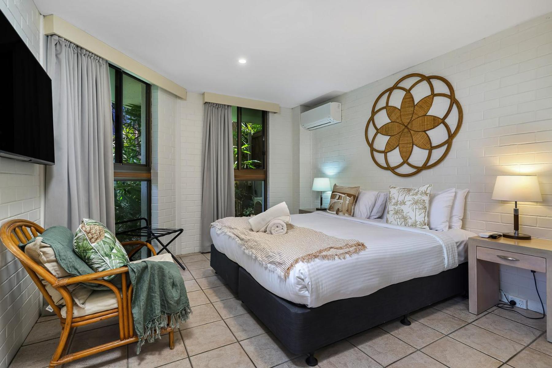 Budget One-Bedroom Apartment photo 3