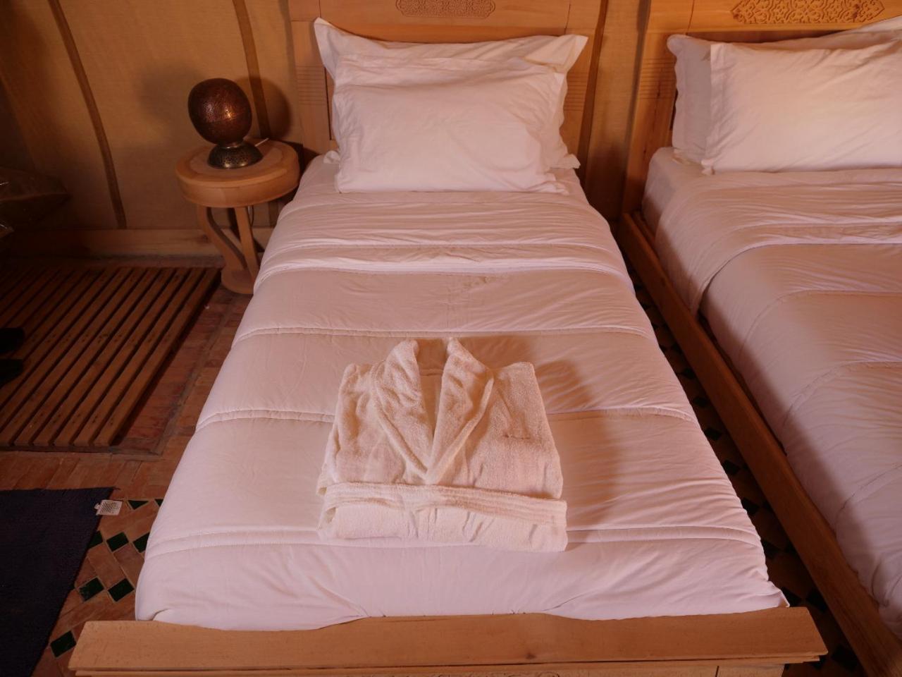 King Room with Two King Beds - Photo 7