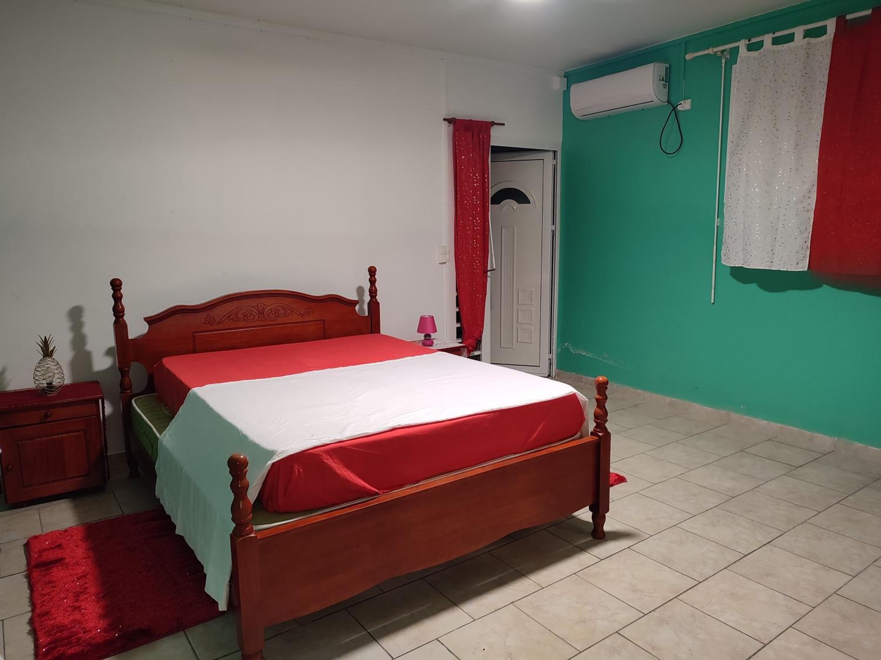 Four-Bedroom Villa - Photo 11