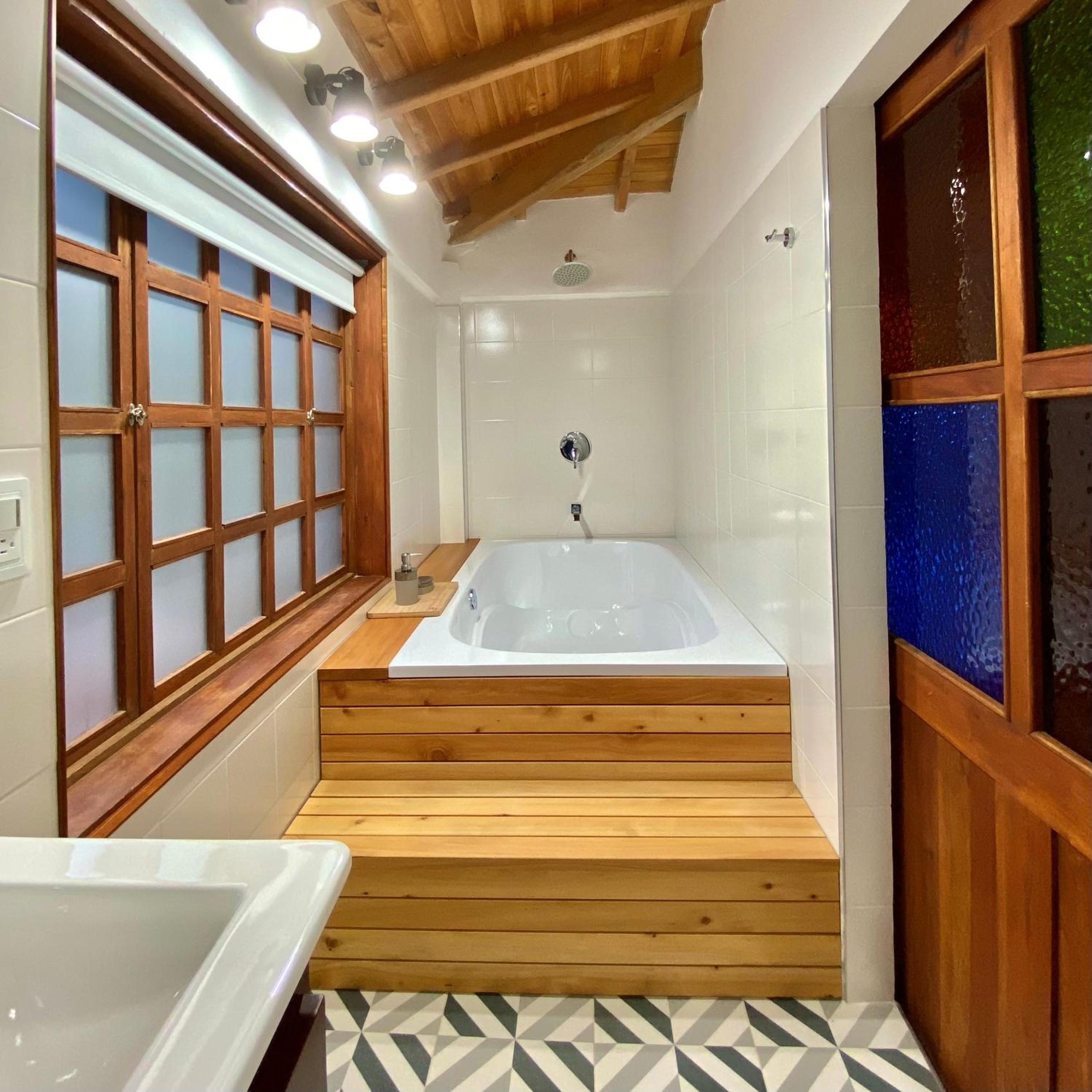 Deluxe Double Room with Bath photo 2