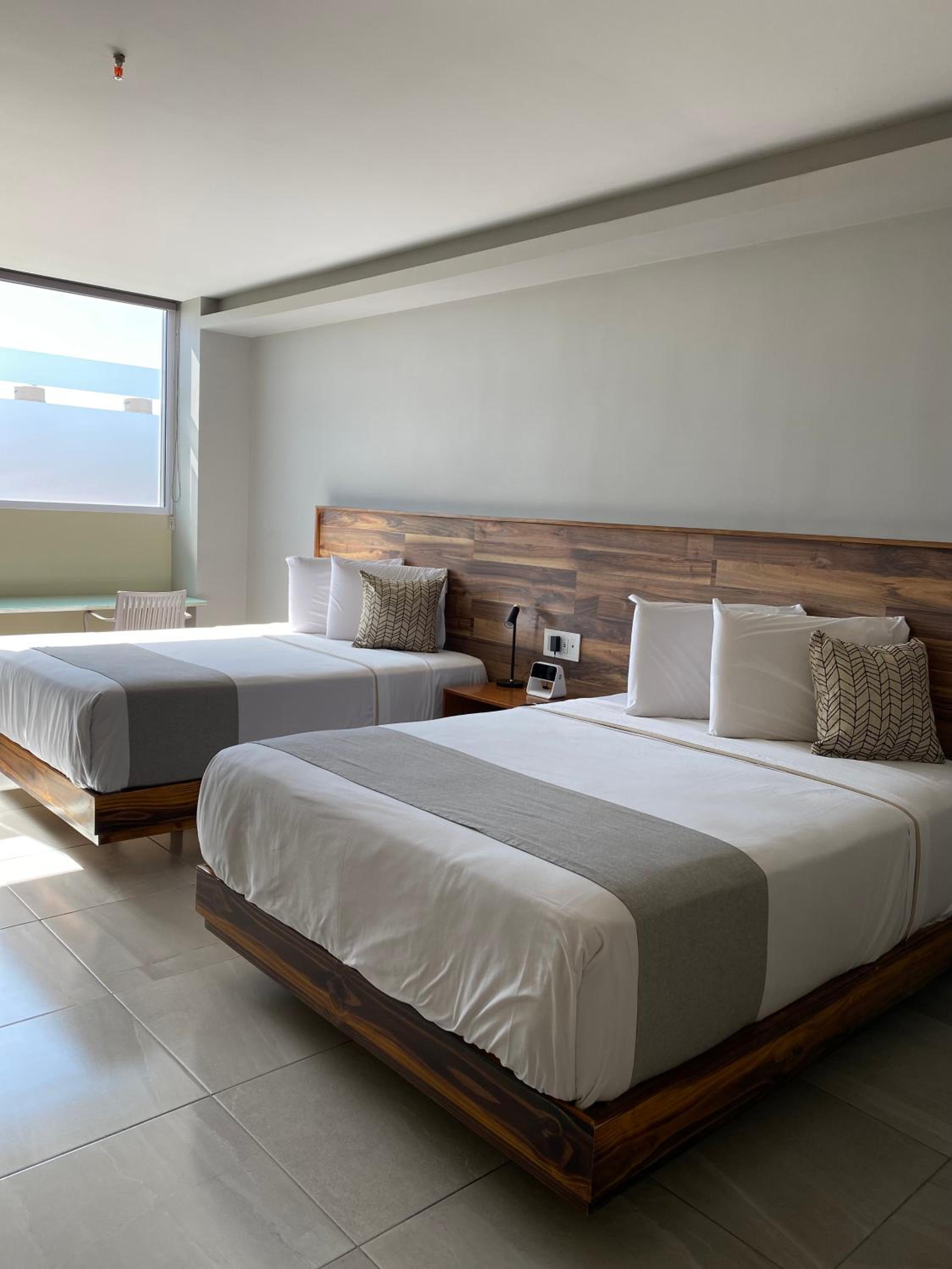 Deluxe Double Room with Two Double Beds photo 3