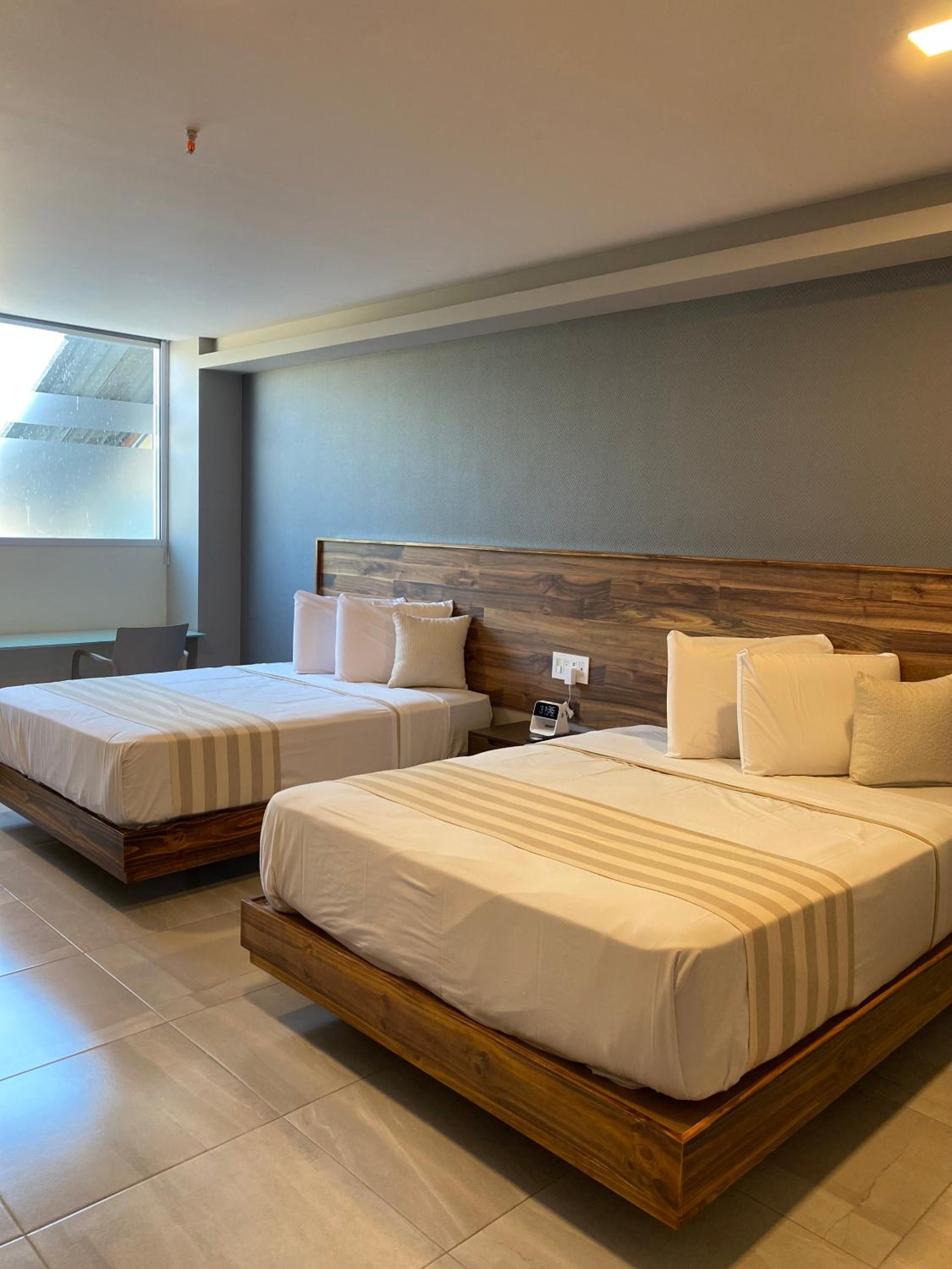 Deluxe Double Room with Two Double Beds photo 2