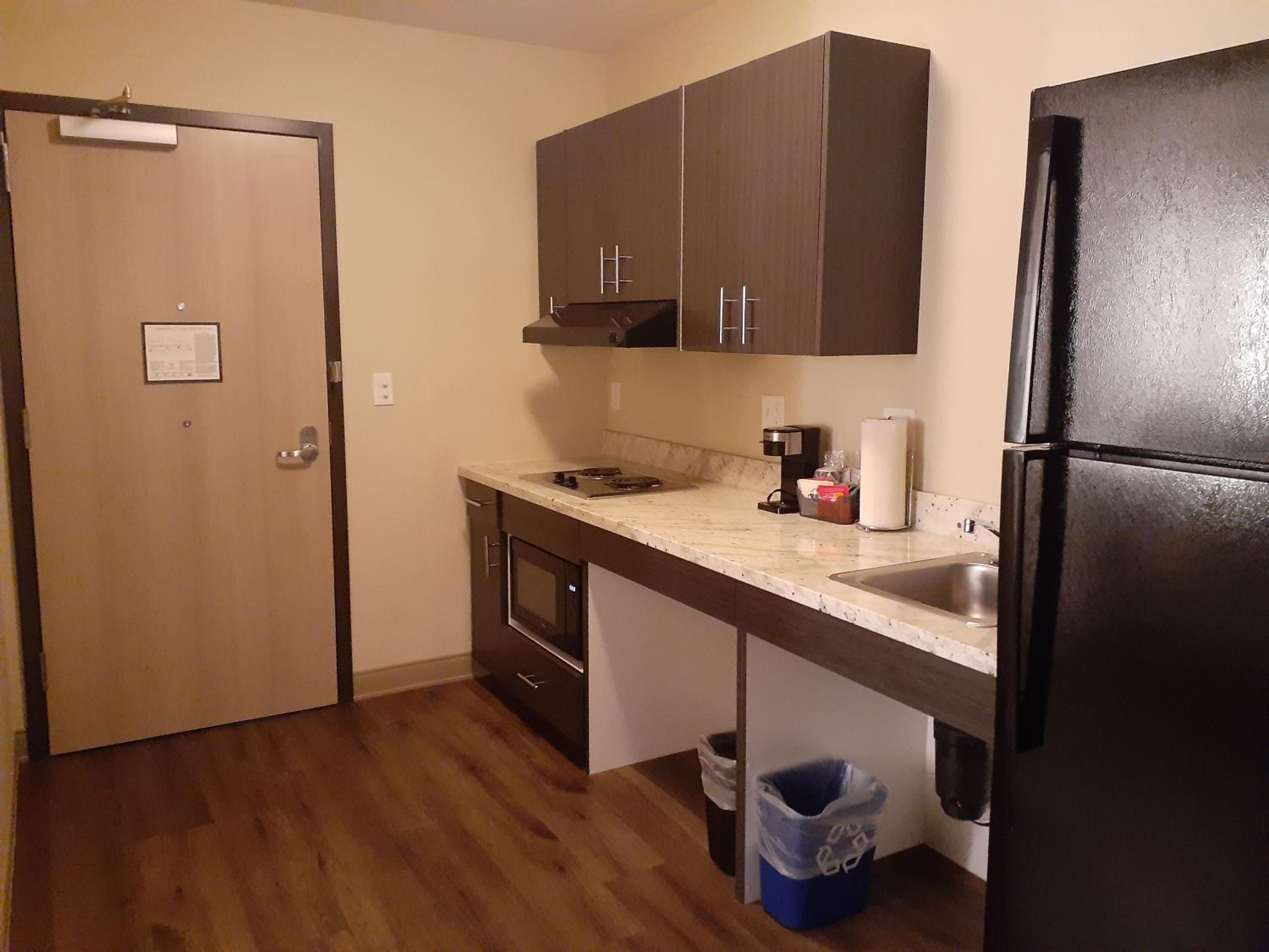 King Room - ADA Tub - Photo 3
