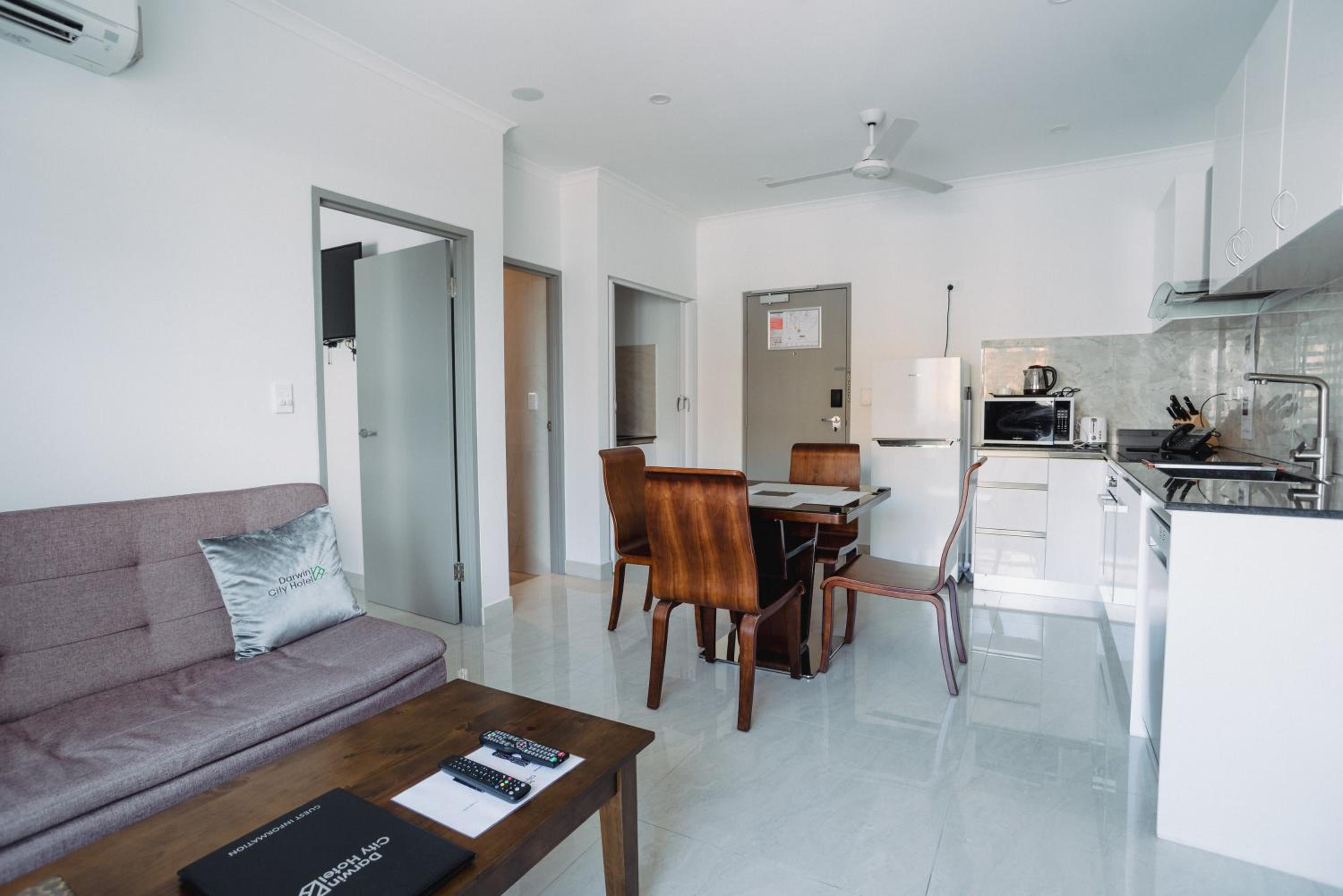 One-Bedroom Apartment thumbnail 5
