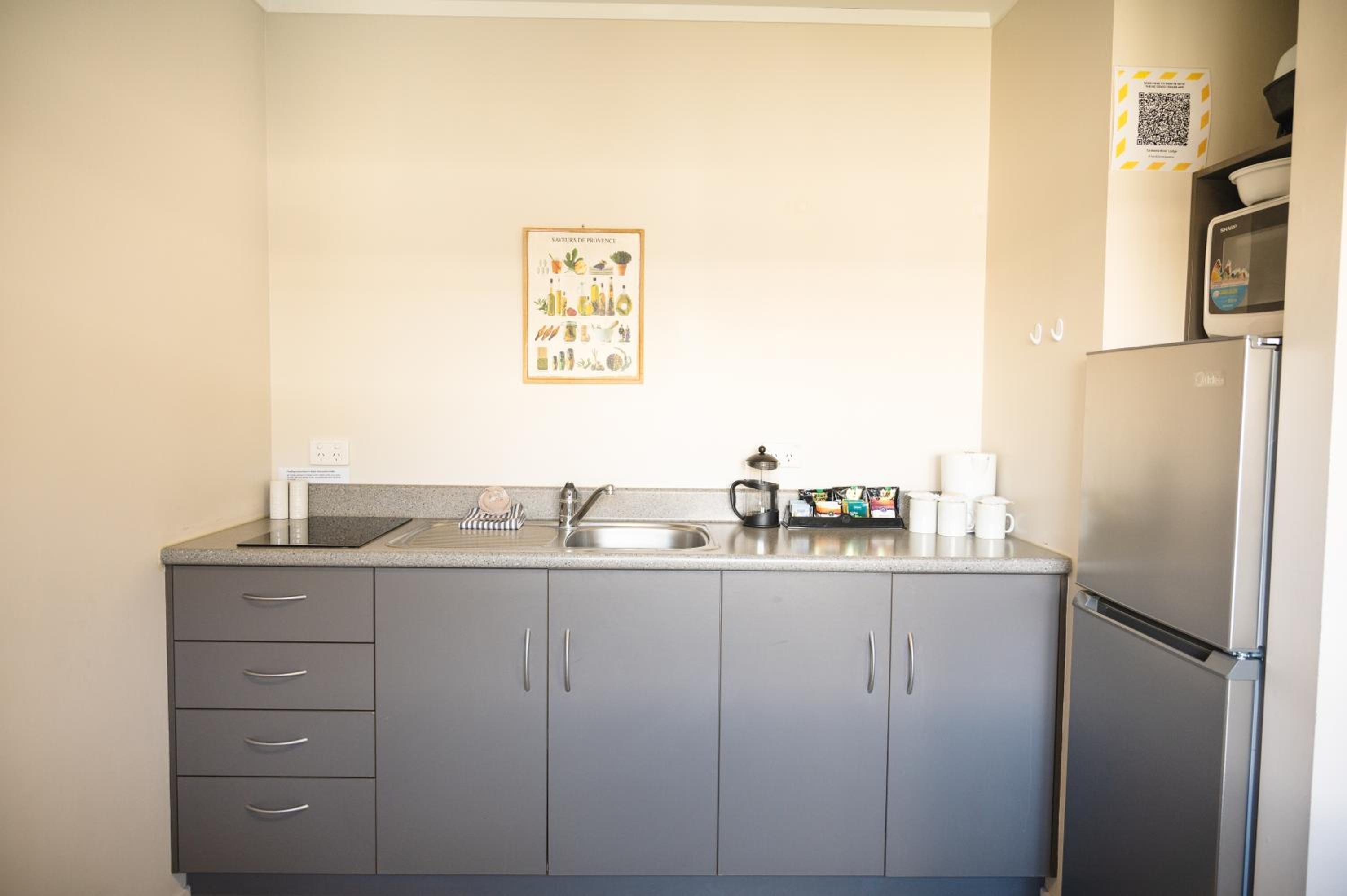 Superior Suite - Photo 16