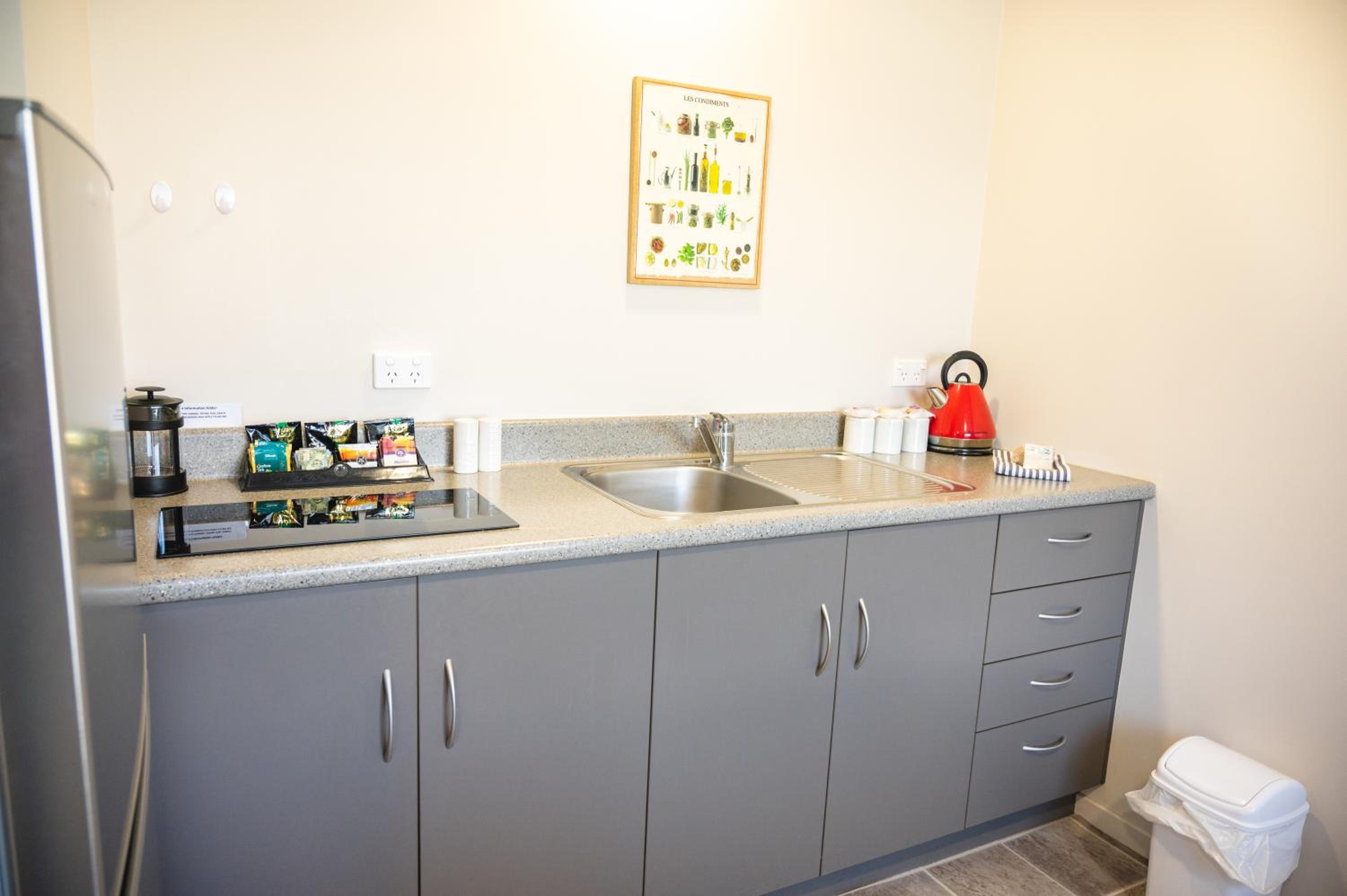 Superior Suite - Photo 17