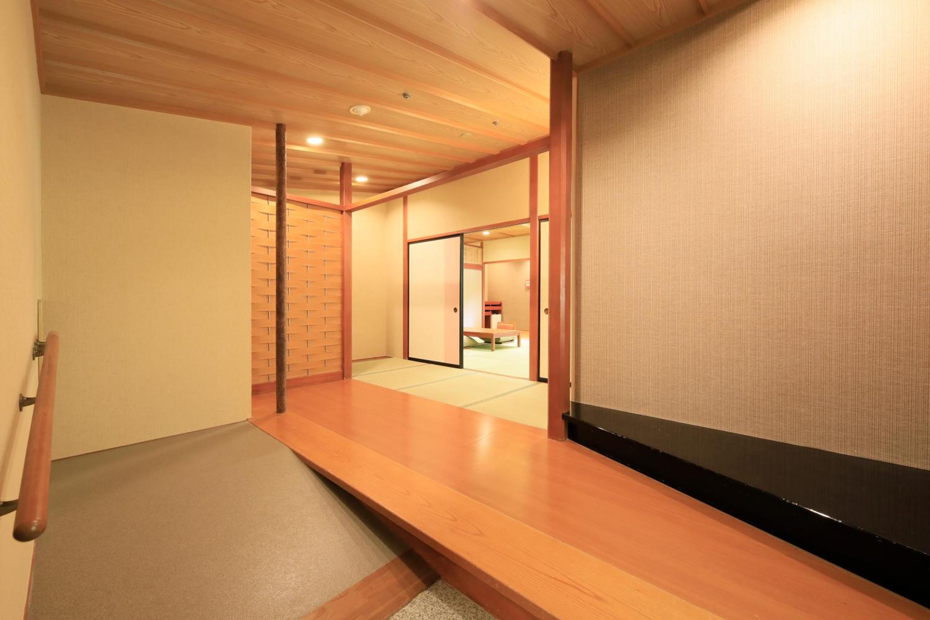 Family Room with Mountain View photo 3