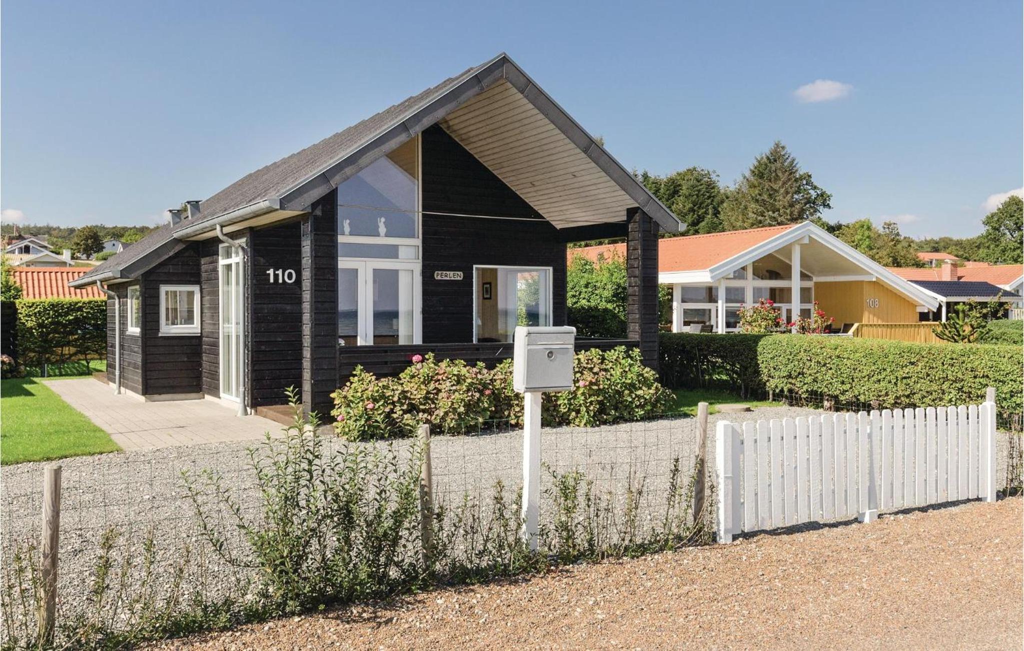 Two-Bedroom Holiday Home photo 2