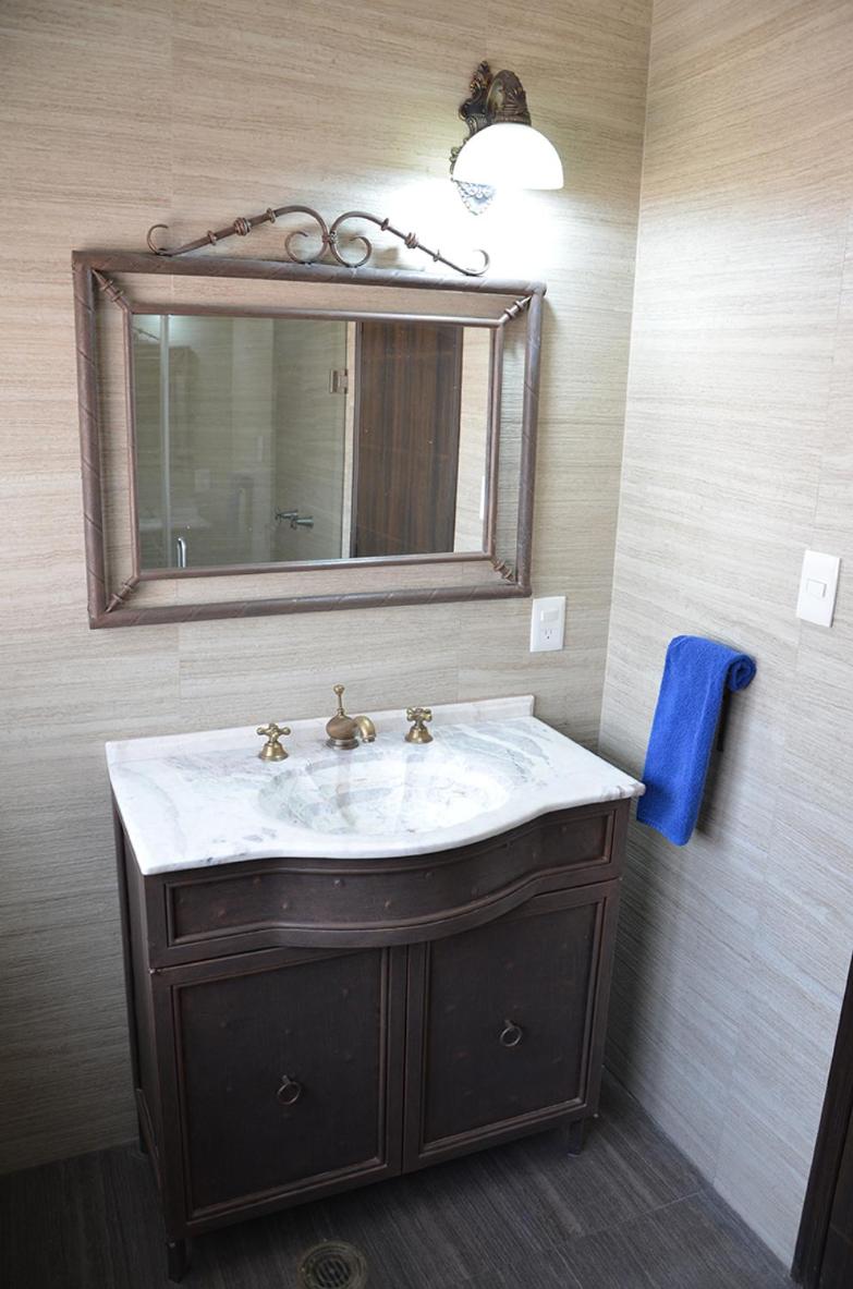 Superior Suite - Photo 9