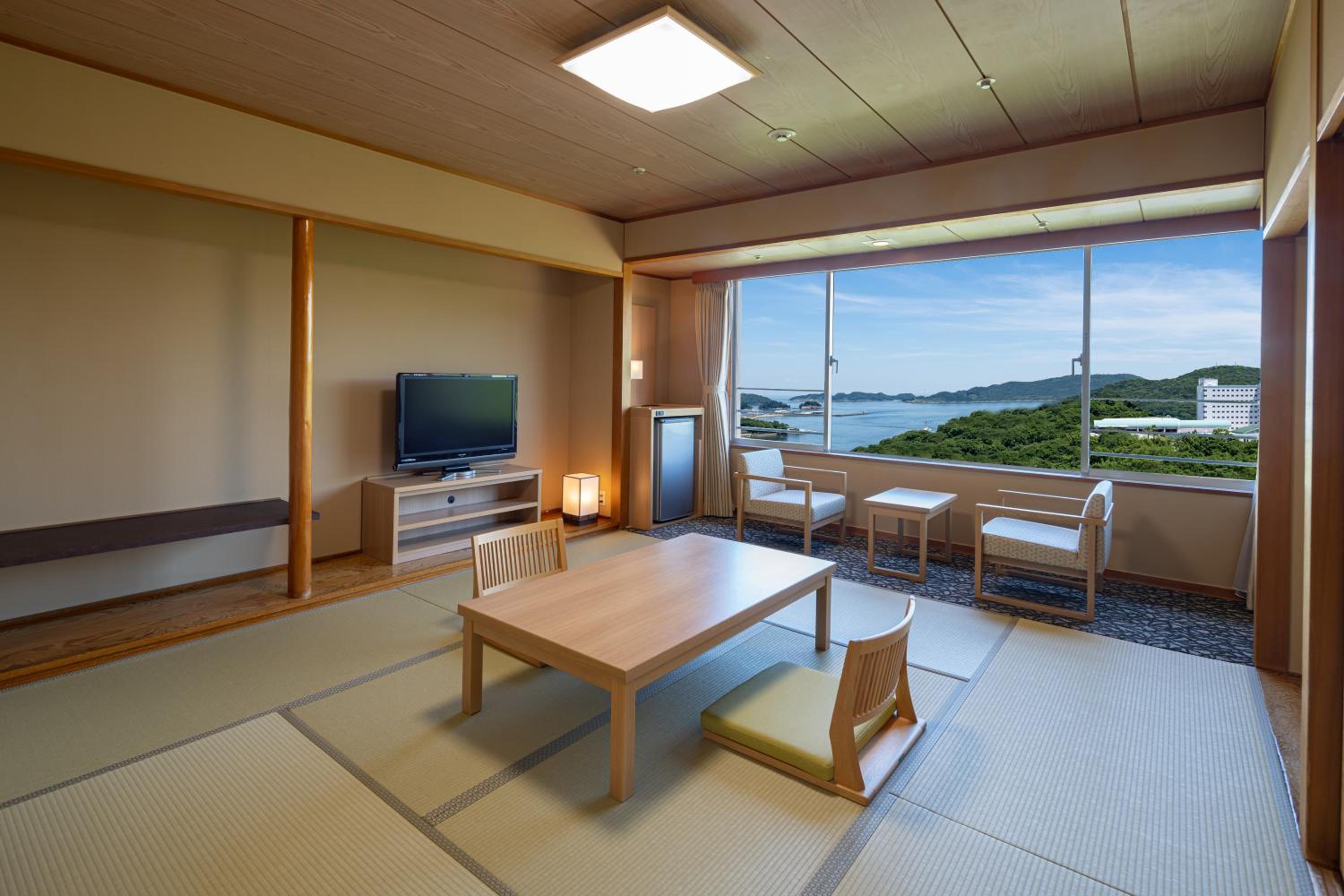 Japanese-style Room with 8 Tatami (MAX 4 Adults)