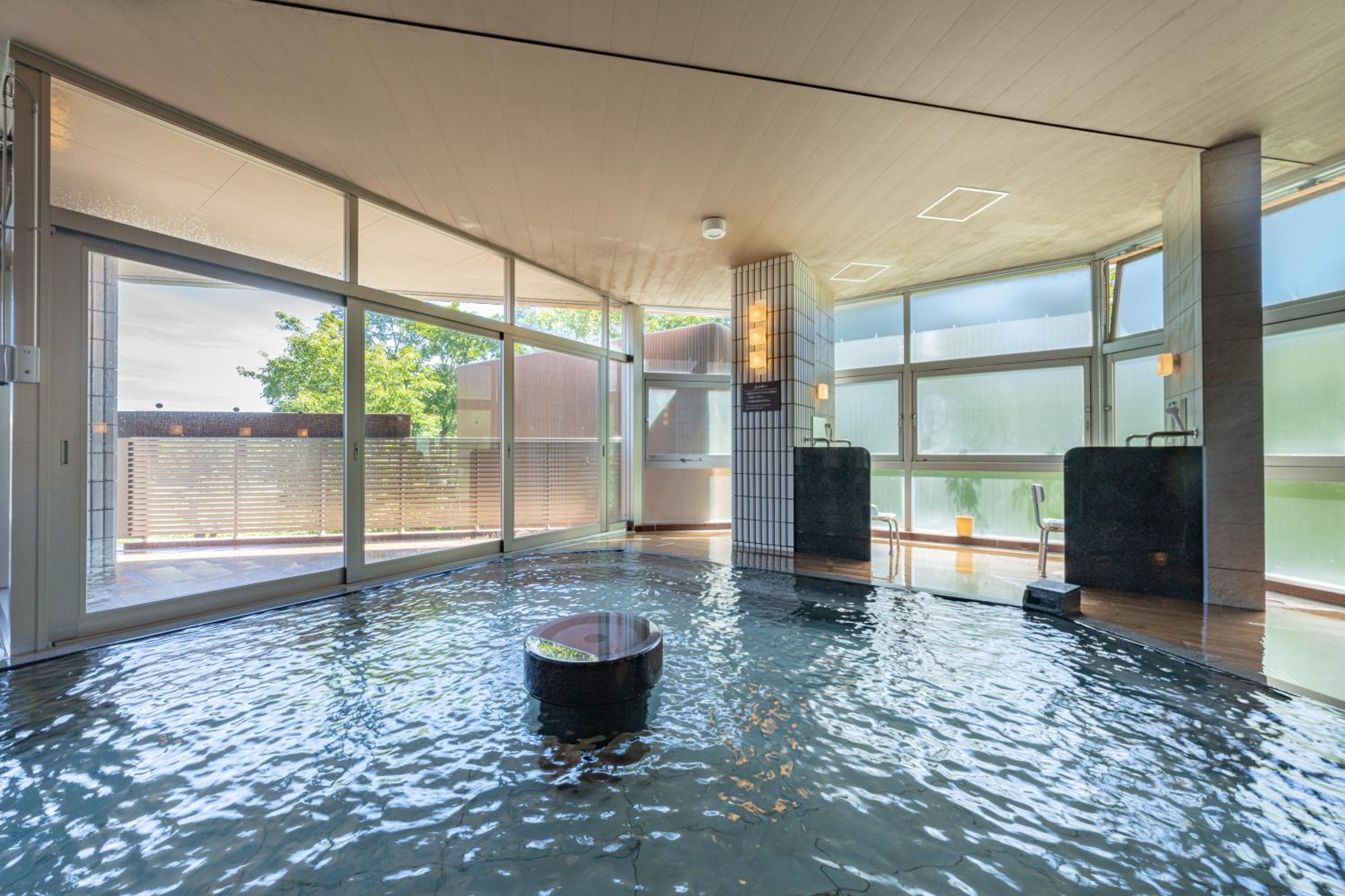 Japanese-style Room with 15 Tatami (MAX 7 Adults) photo 1
