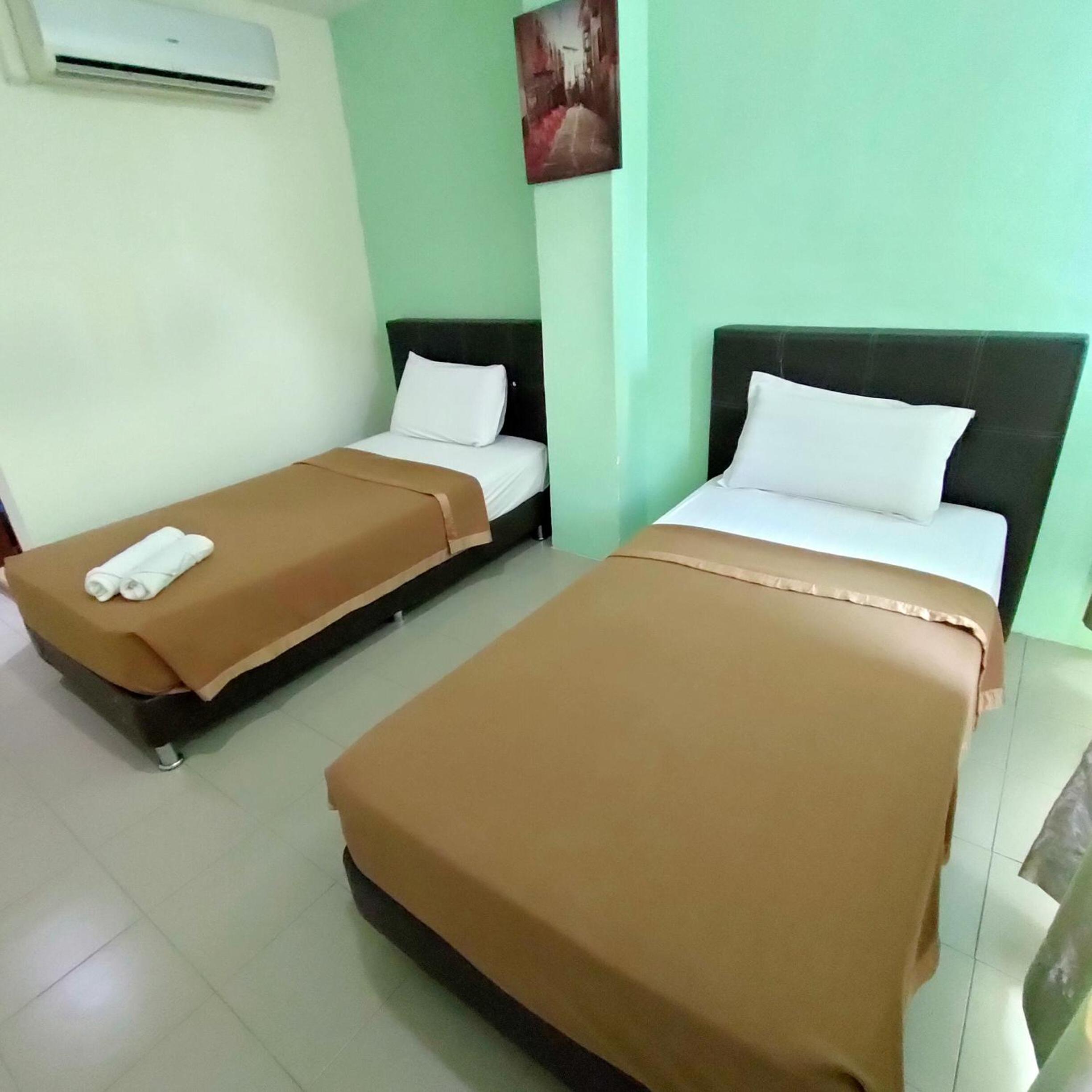 Budget Twin Room - Photo 1