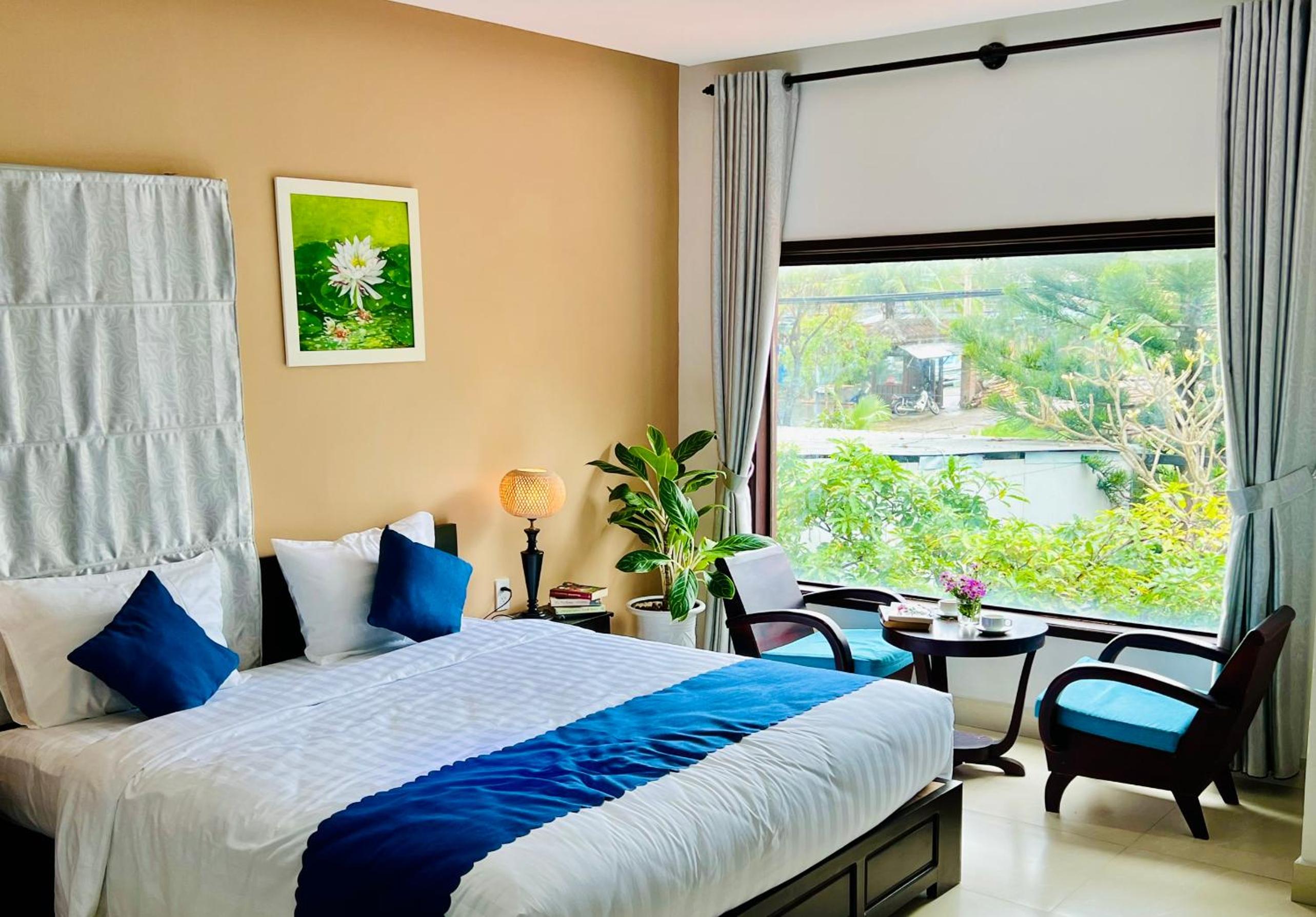 Deluxe Family Room - Photo 7