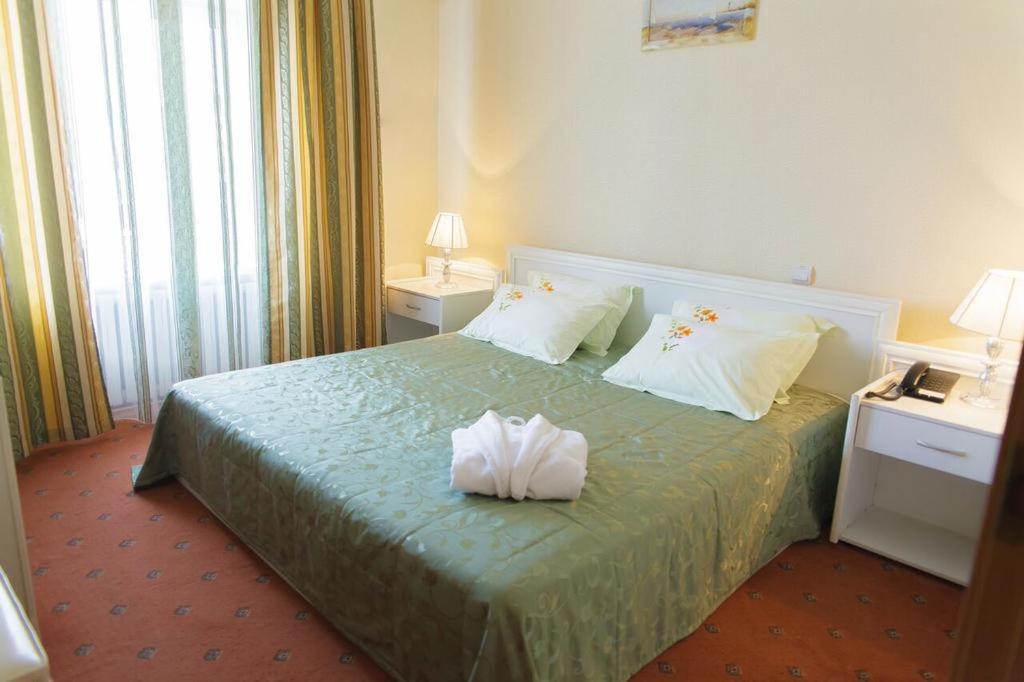 One-Bedroom Suite photo 2