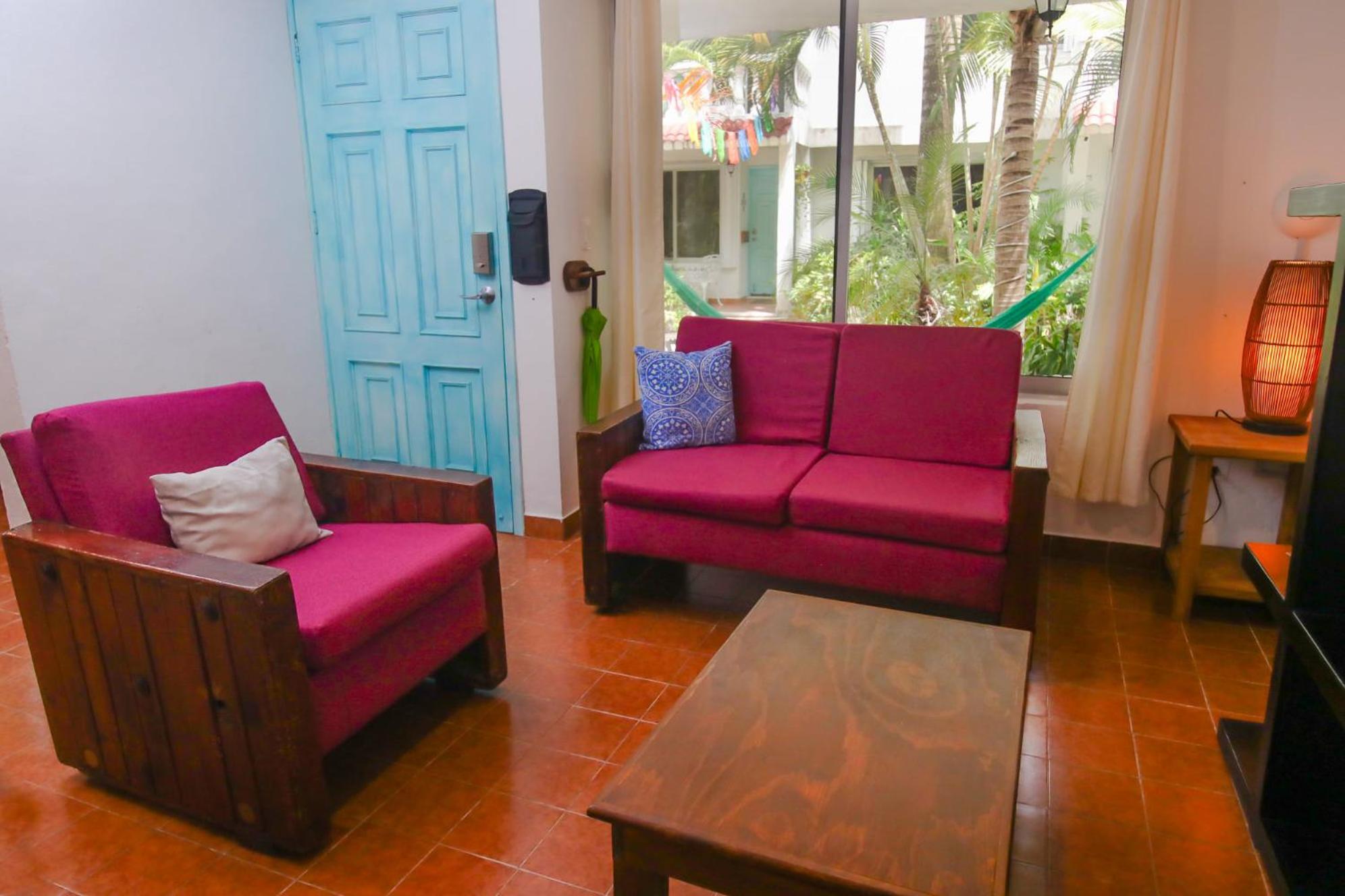 Deluxe Queen Suite