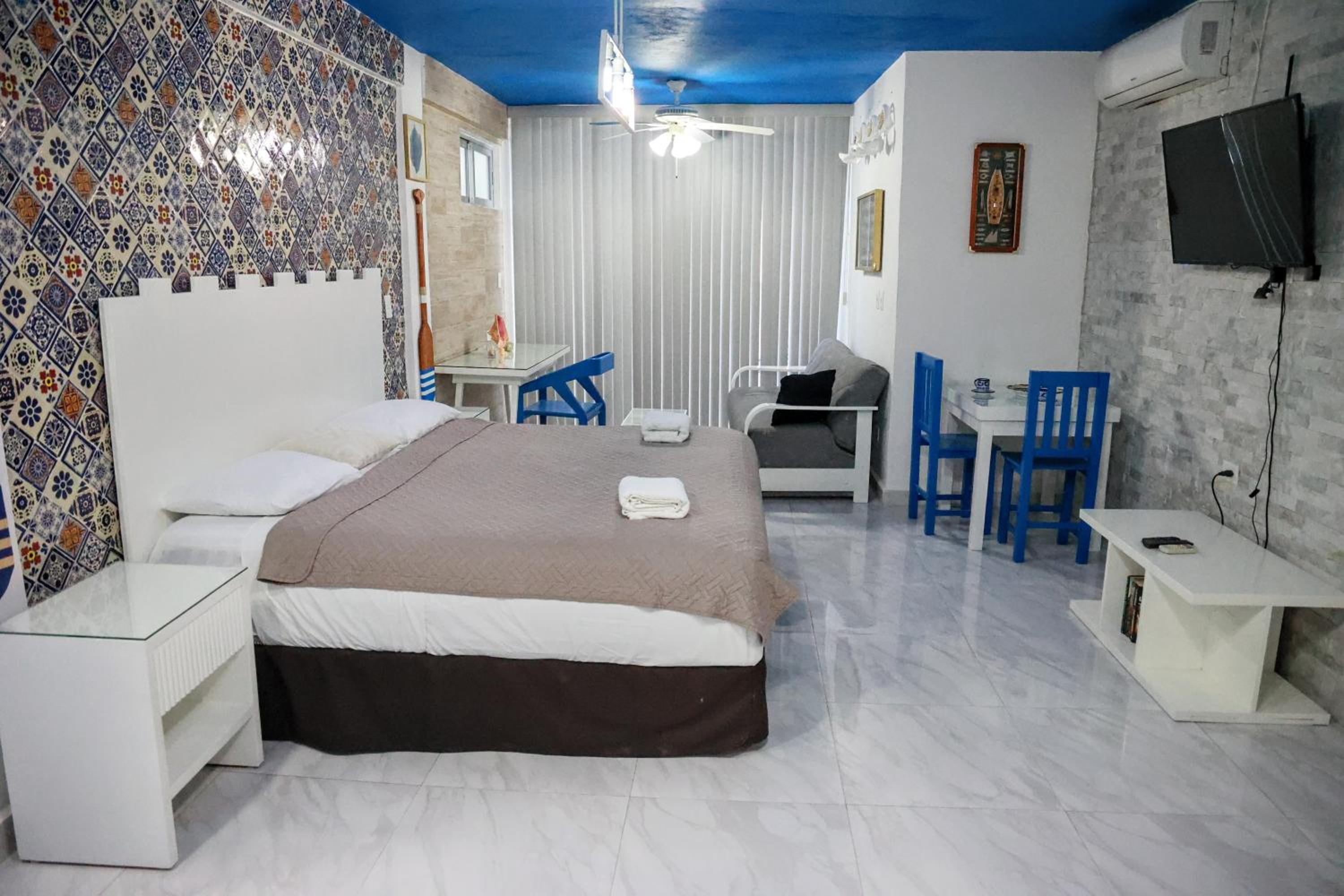 Suite with Terrace - Photo 25