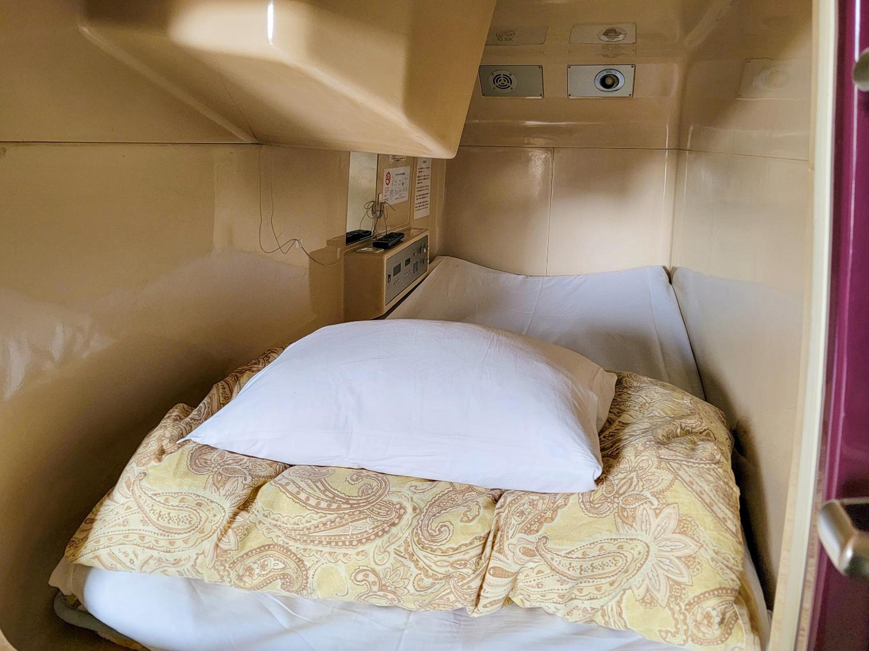 Capsule Room for Male - Upper Level  photo 1