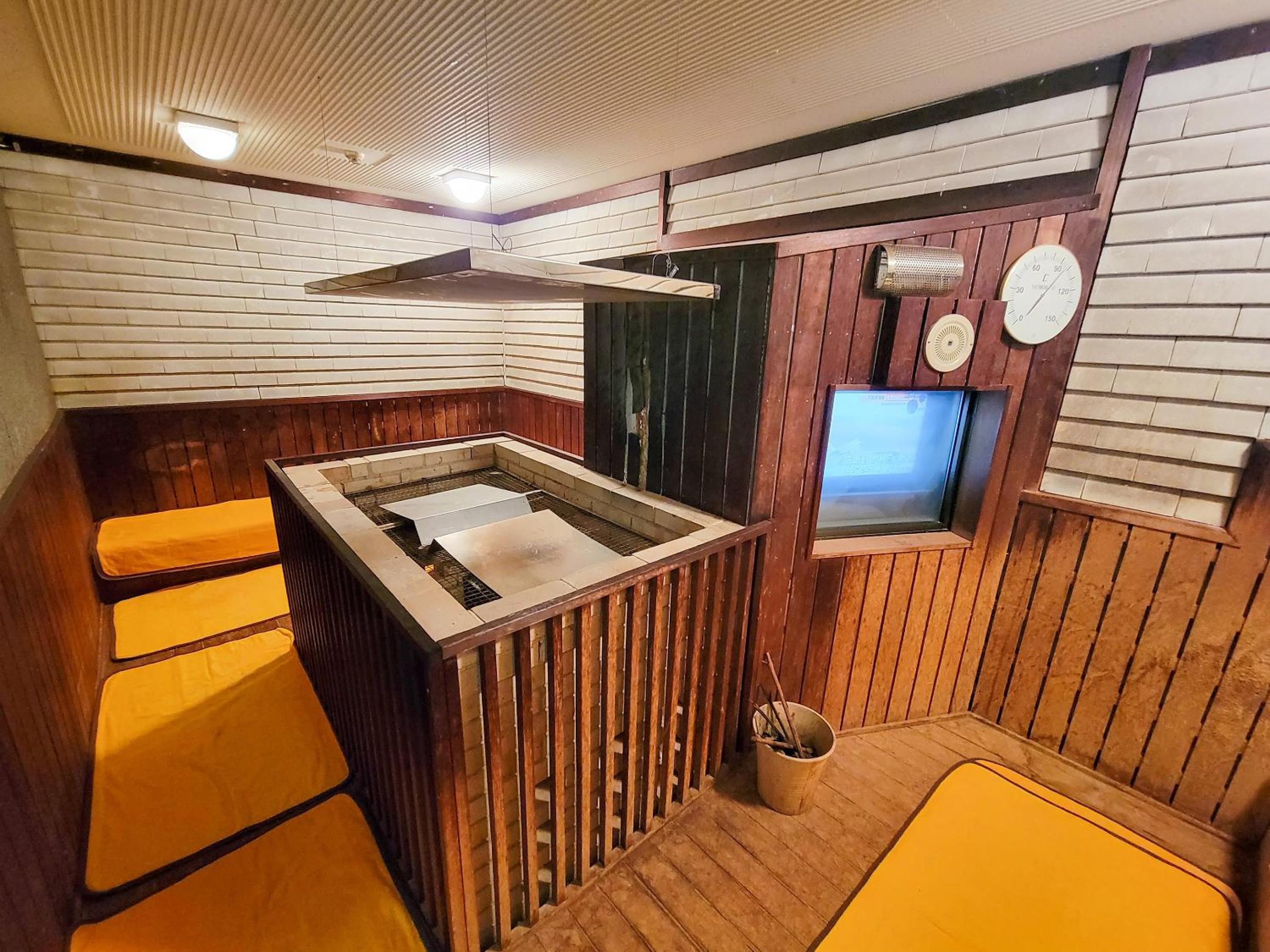  Single Room for Male - Non-Smoking - Photo 13