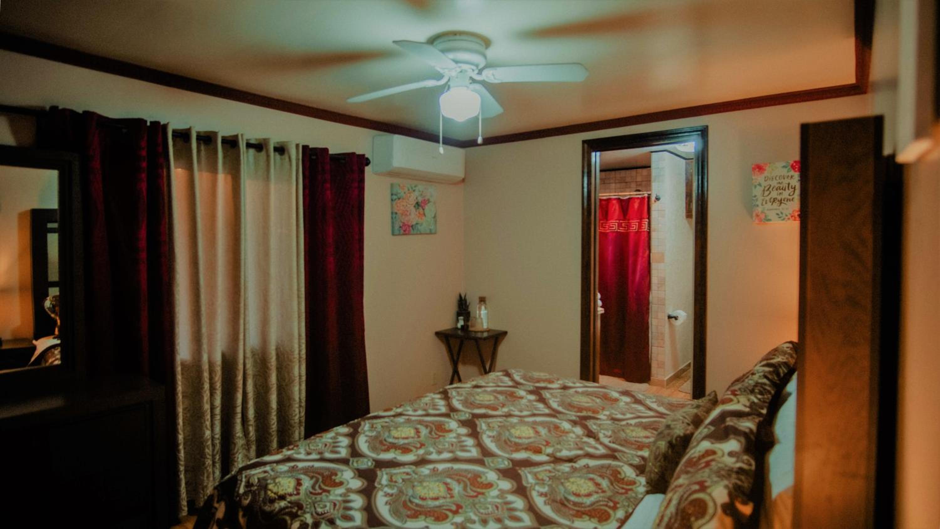 Two-Bedroom Apartment - Photo 22