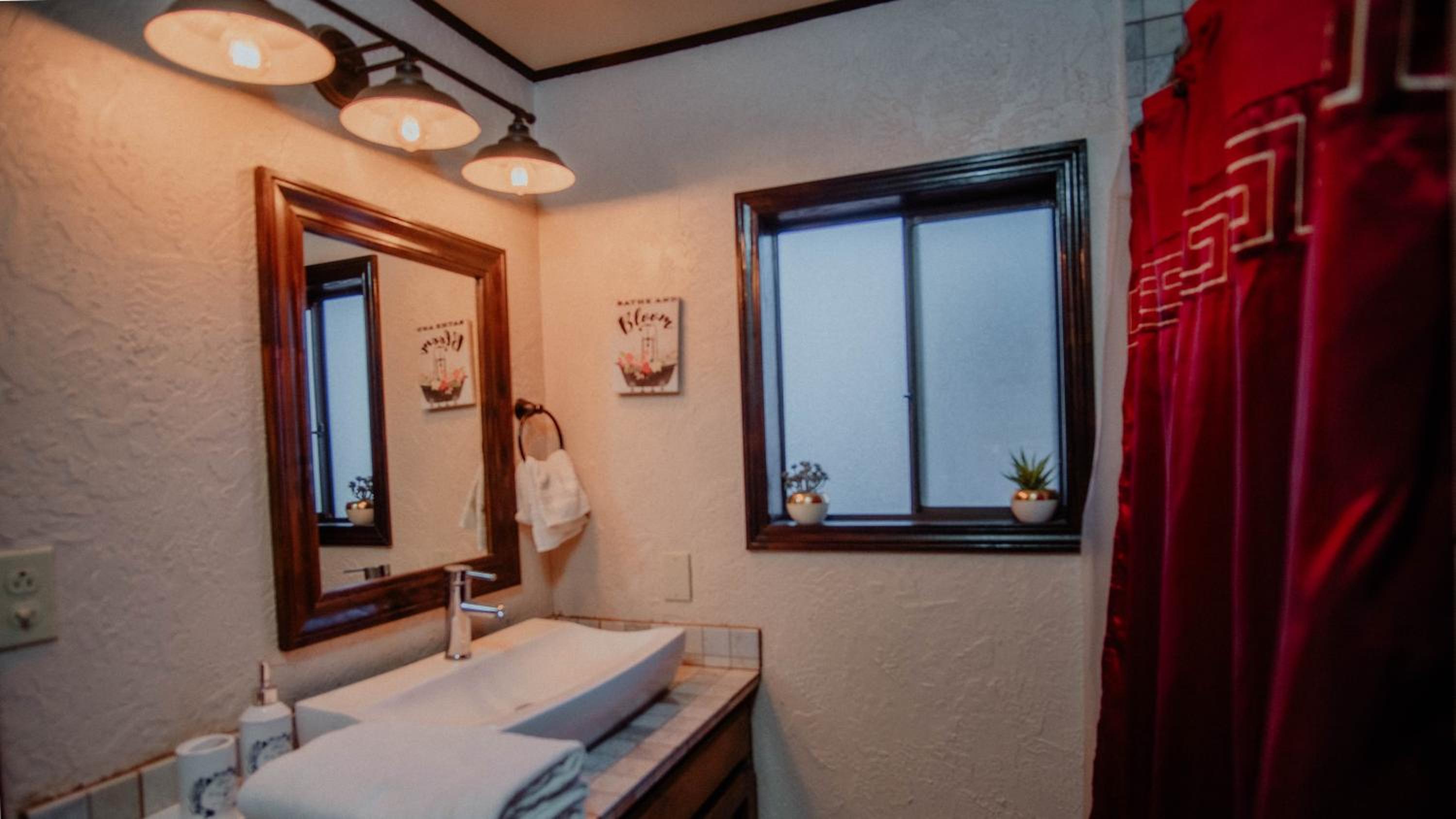 Two-Bedroom Apartment - Photo 18