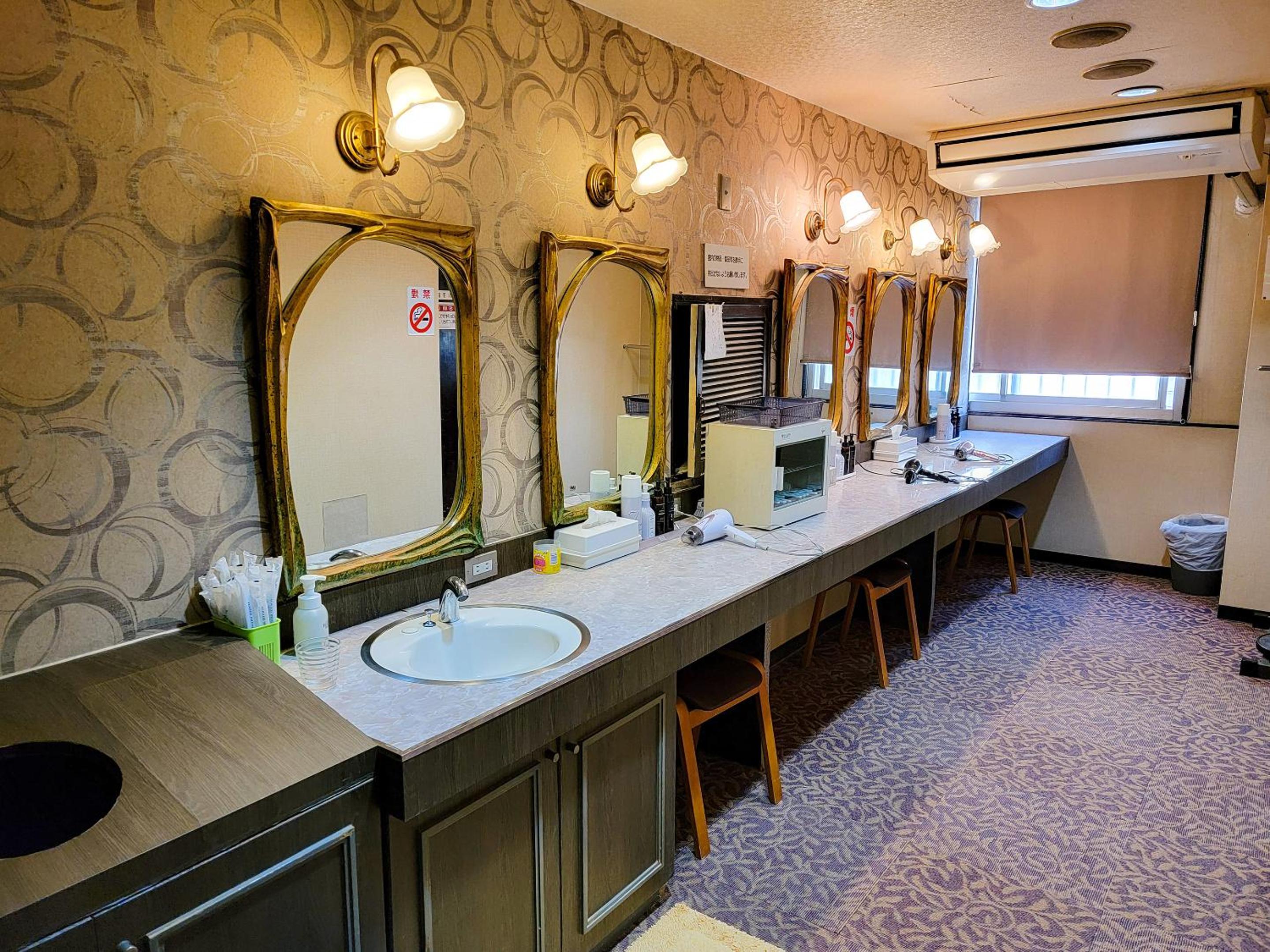  Single Room for Male - Non-Smoking - Photo 19