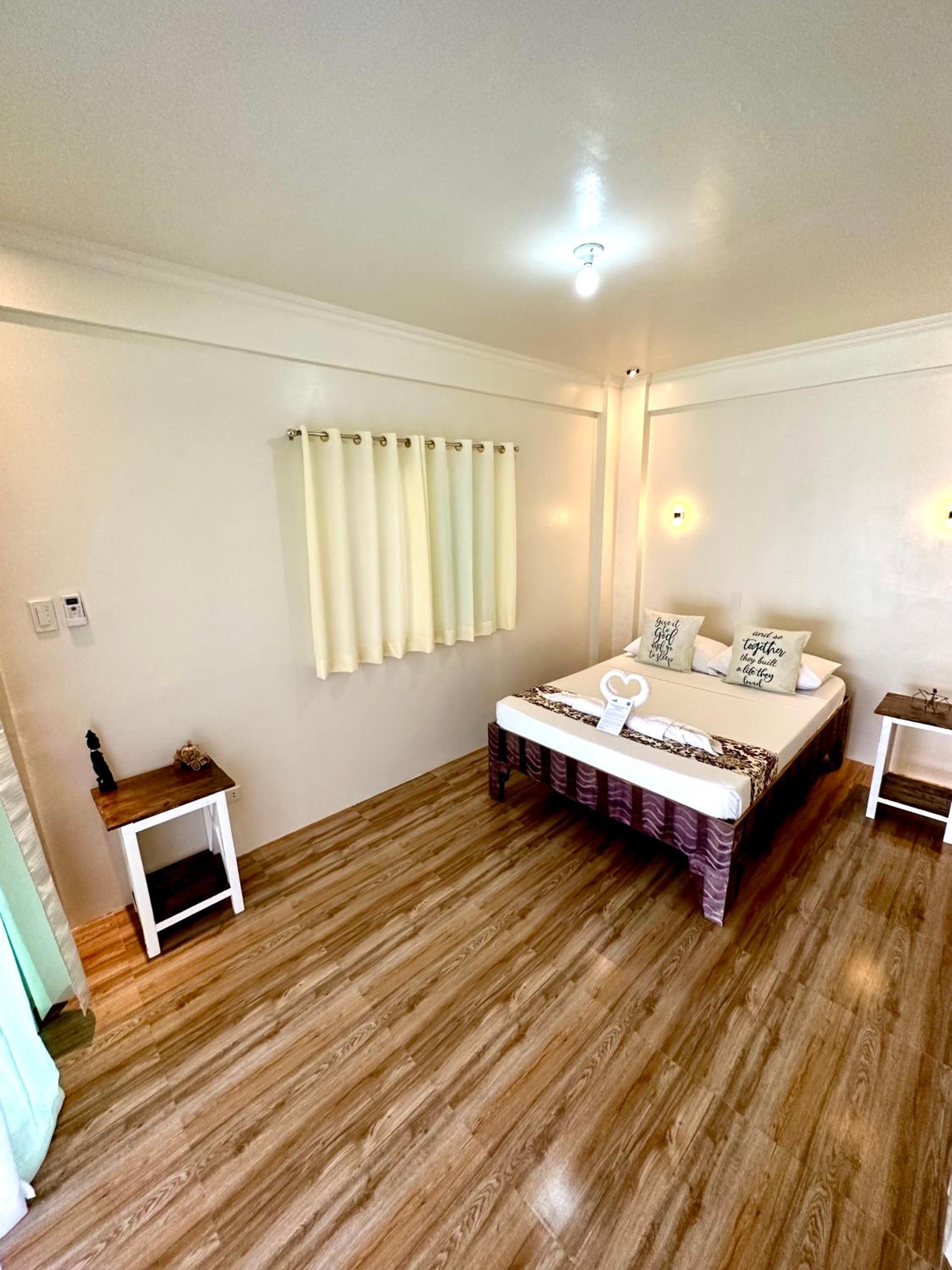 Deluxe Double or Twin Room with Balcony - Photo 1